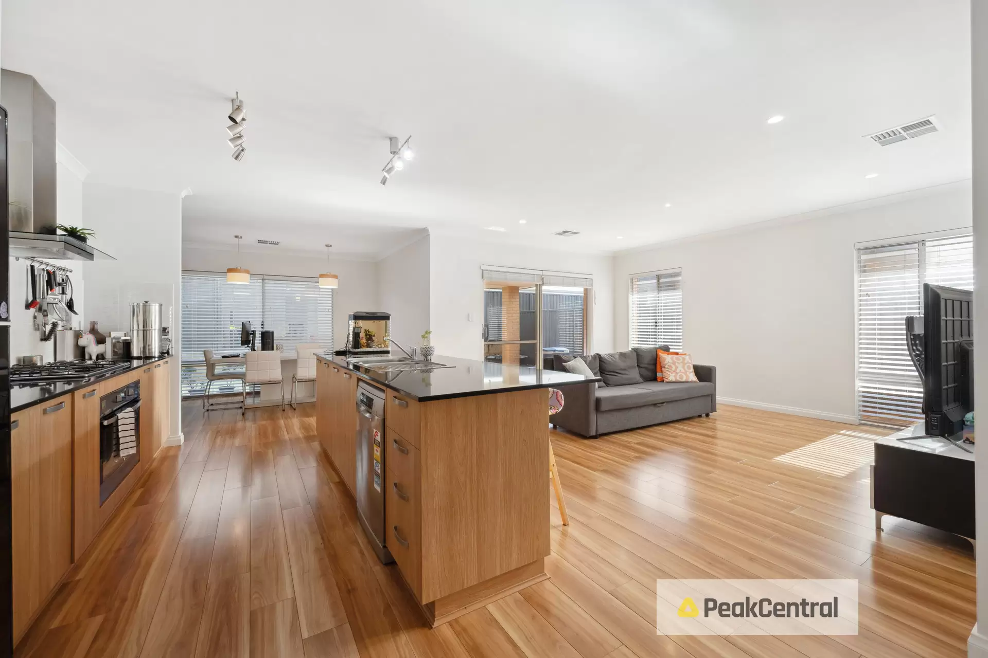 14 Bronzite Road, Treeby Sold by Peak Central Property Group - image 3