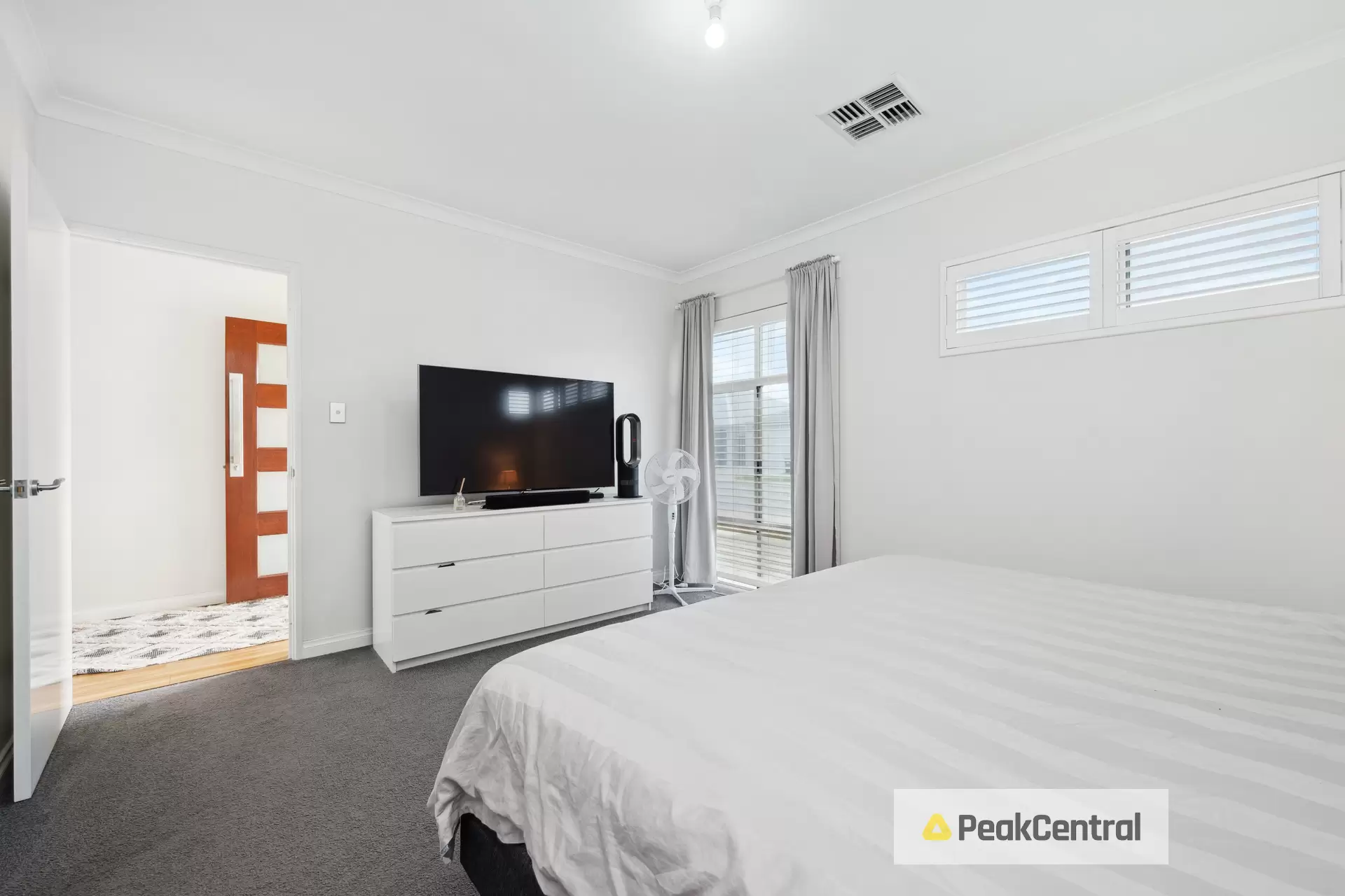 14 Bronzite Road, Treeby Sold by Peak Central Property Group - image 11
