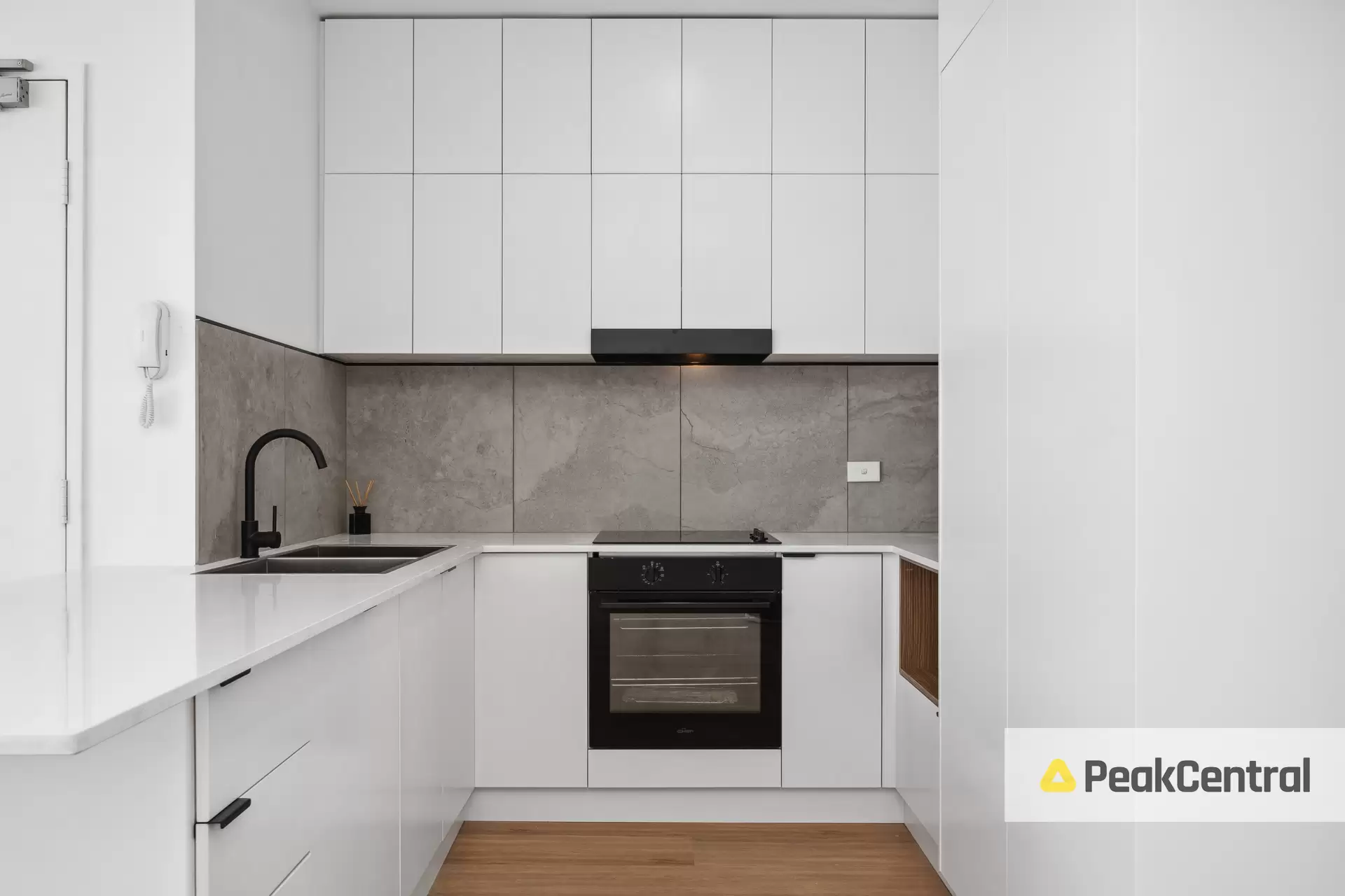 18/105 Wentworth Parade, Success Sold by Peak Central Property Group - image 2