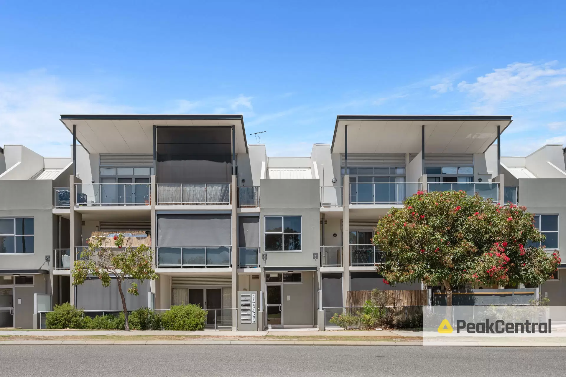 18/105 Wentworth Parade, Success Sold by Peak Central Property Group - image 1