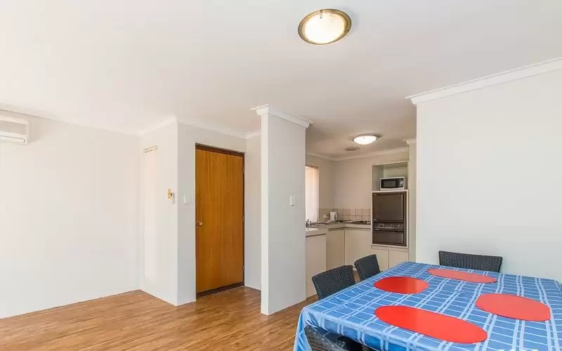 6/11 Kimberley Street, Belmont Sold by Peak Central Property Group - image 5