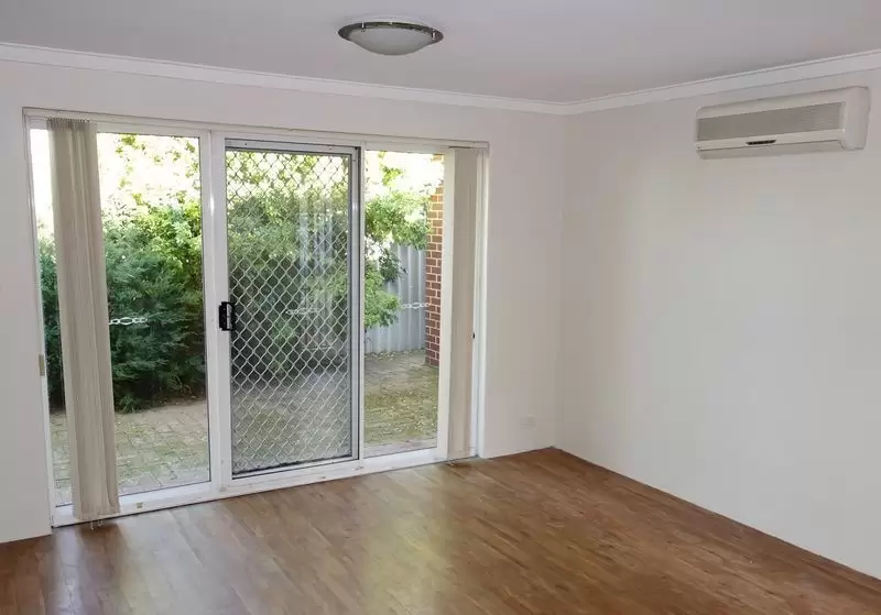 6/11 Kimberley Street, Belmont Sold by Peak Central Property Group - image 2