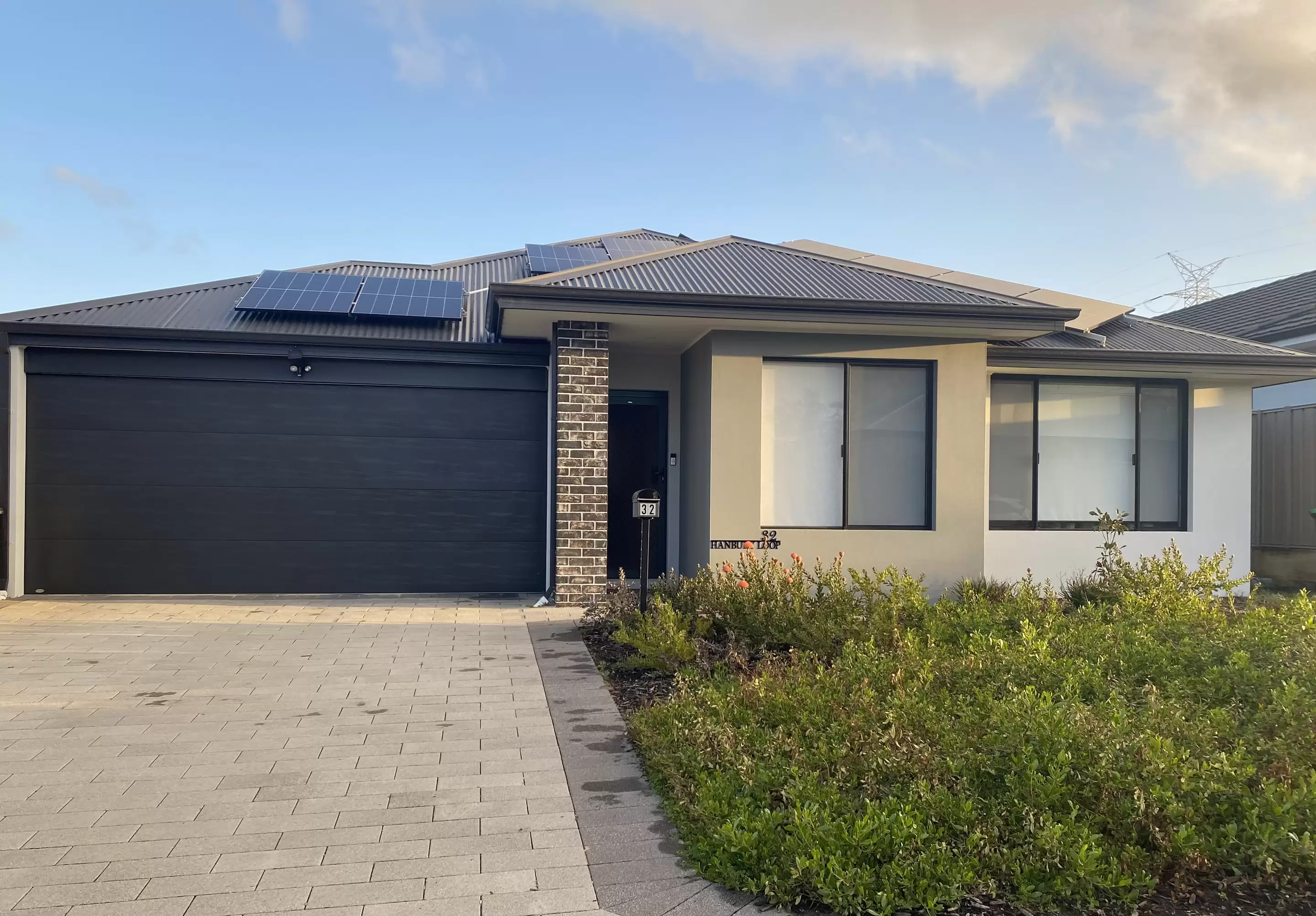 32 Hanbury Loop, Success Sold by Peak Central Property Group - image 1