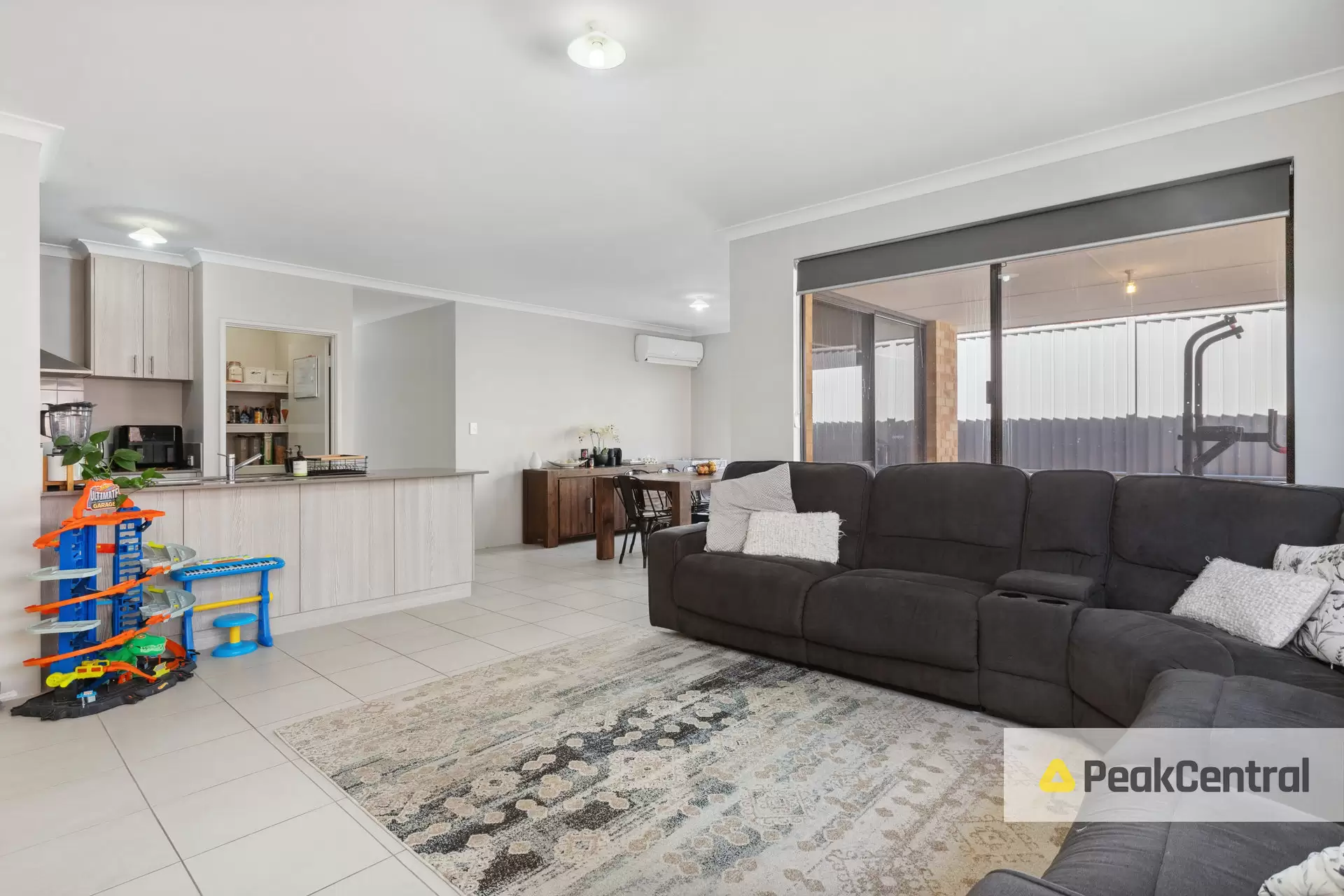 18 Needlewood Loop, Wandi Sold by Peak Central Property Group - image 5