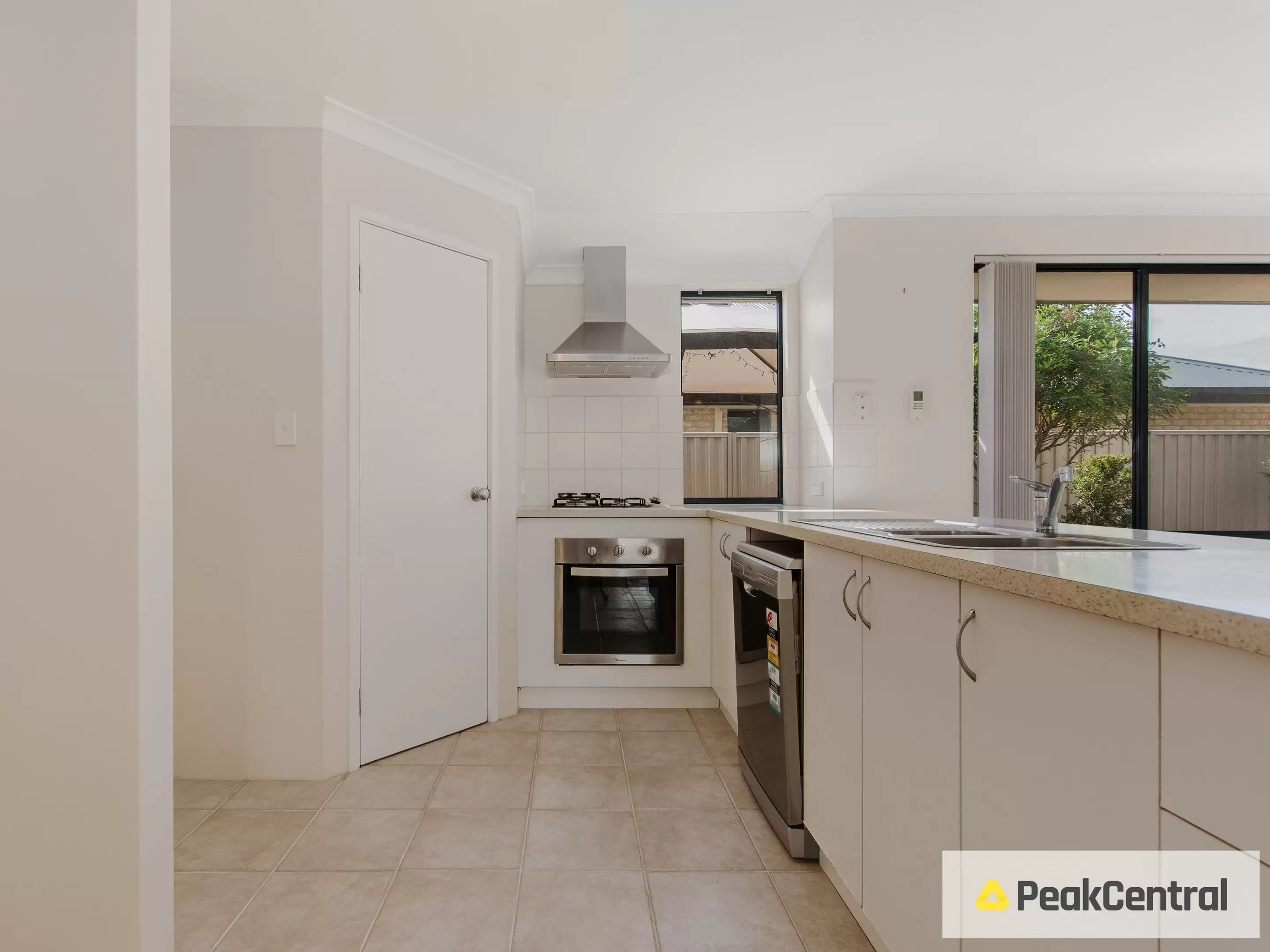 7 Lucky Bay Road, Secret Harbour Sold by Peak Central Property Group - image 3