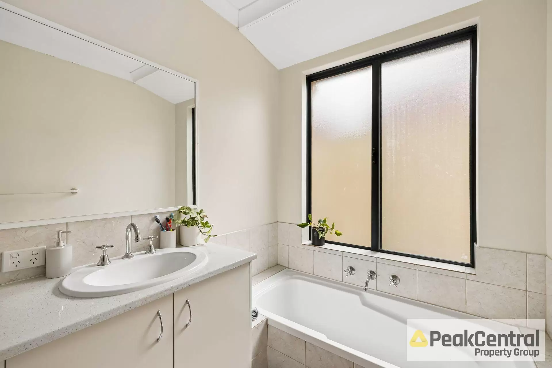 23 Avon Crescent, Atwell Leased by Peak Central Property Group - image 11