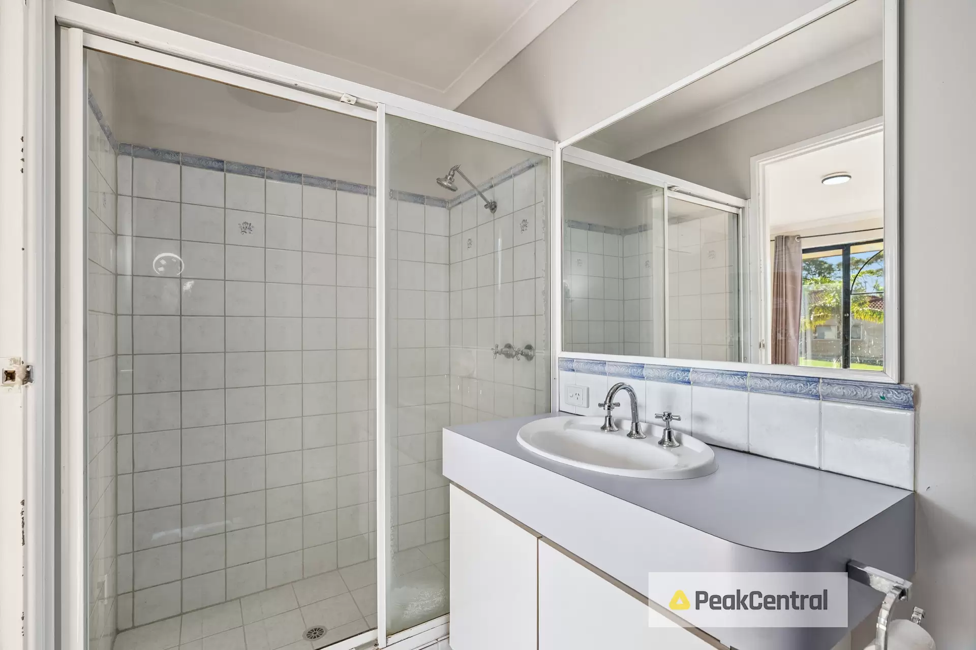 9 Flores Place, Waikiki Sold by Peak Central Property Group - image 1