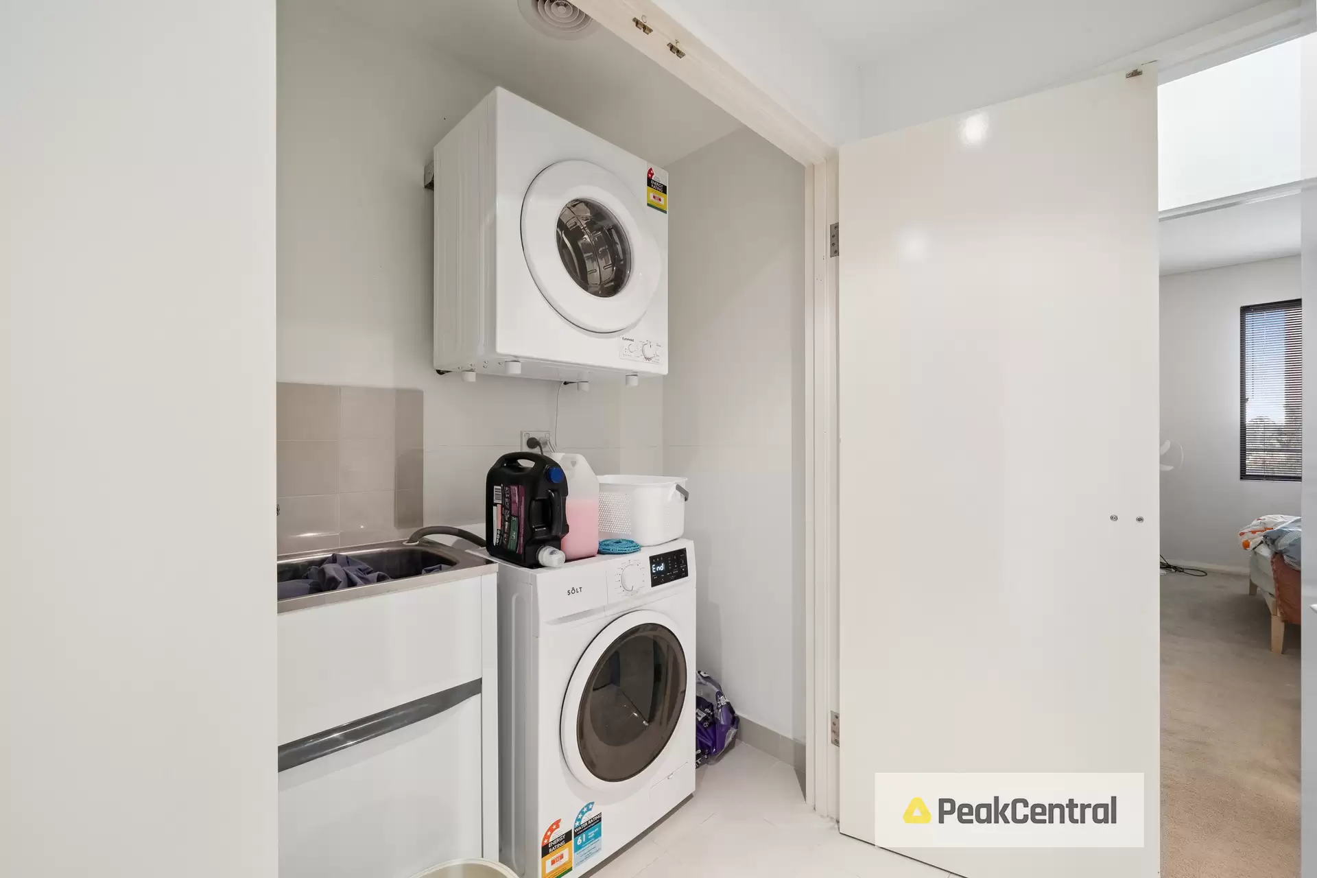 30/1 Stockton Bend, Cockburn Central Sold by Peak Central Property Group - image 1