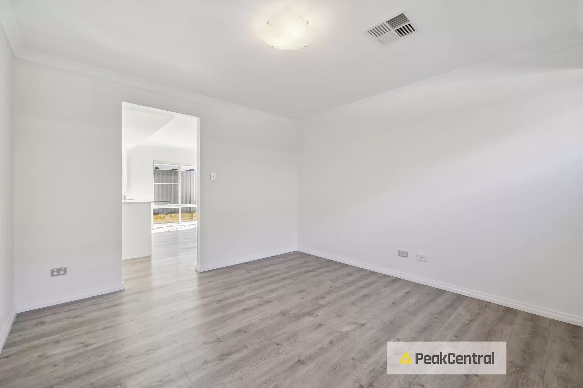 30 Wintergreen Crescent, Treeby Sold by Peak Central Property Group - image 1