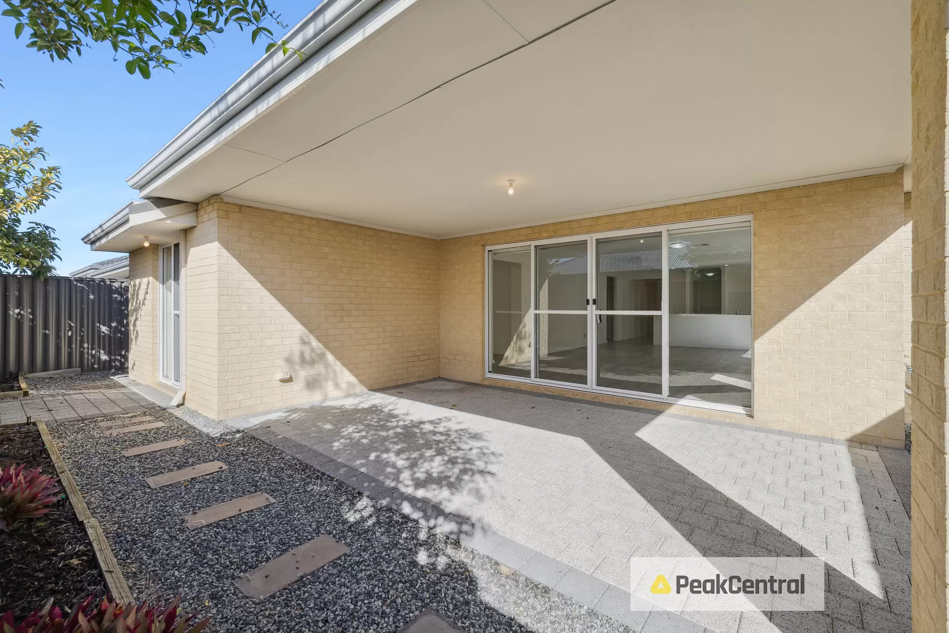 30 Wintergreen Crescent, Treeby Sold by Peak Central Property Group - image 1