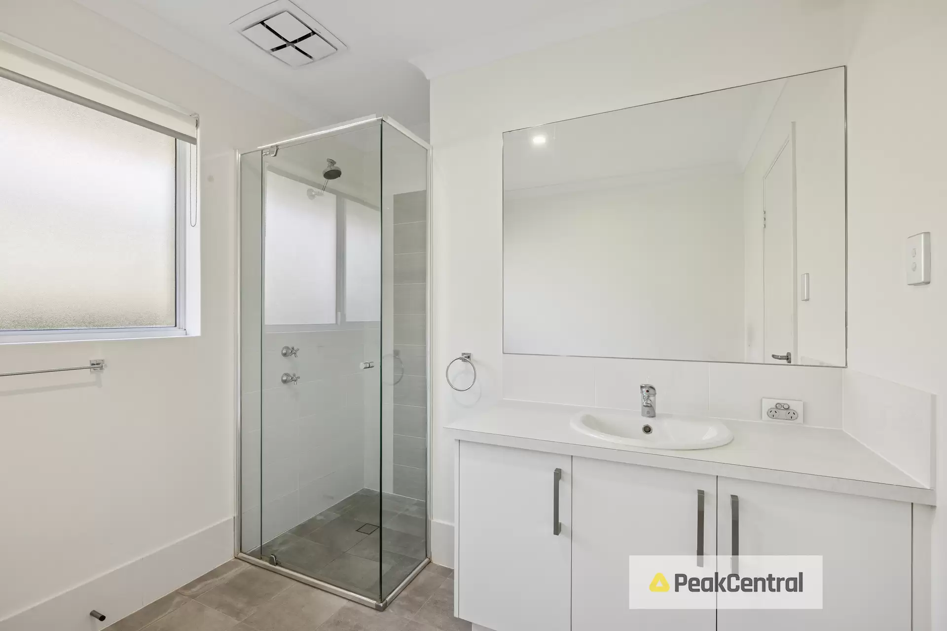 30 Wintergreen Crescent, Treeby Sold by Peak Central Property Group - image 1