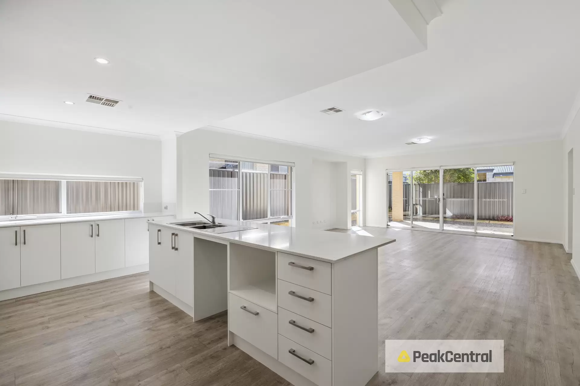 30 Wintergreen Crescent, Treeby Sold by Peak Central Property Group - image 1