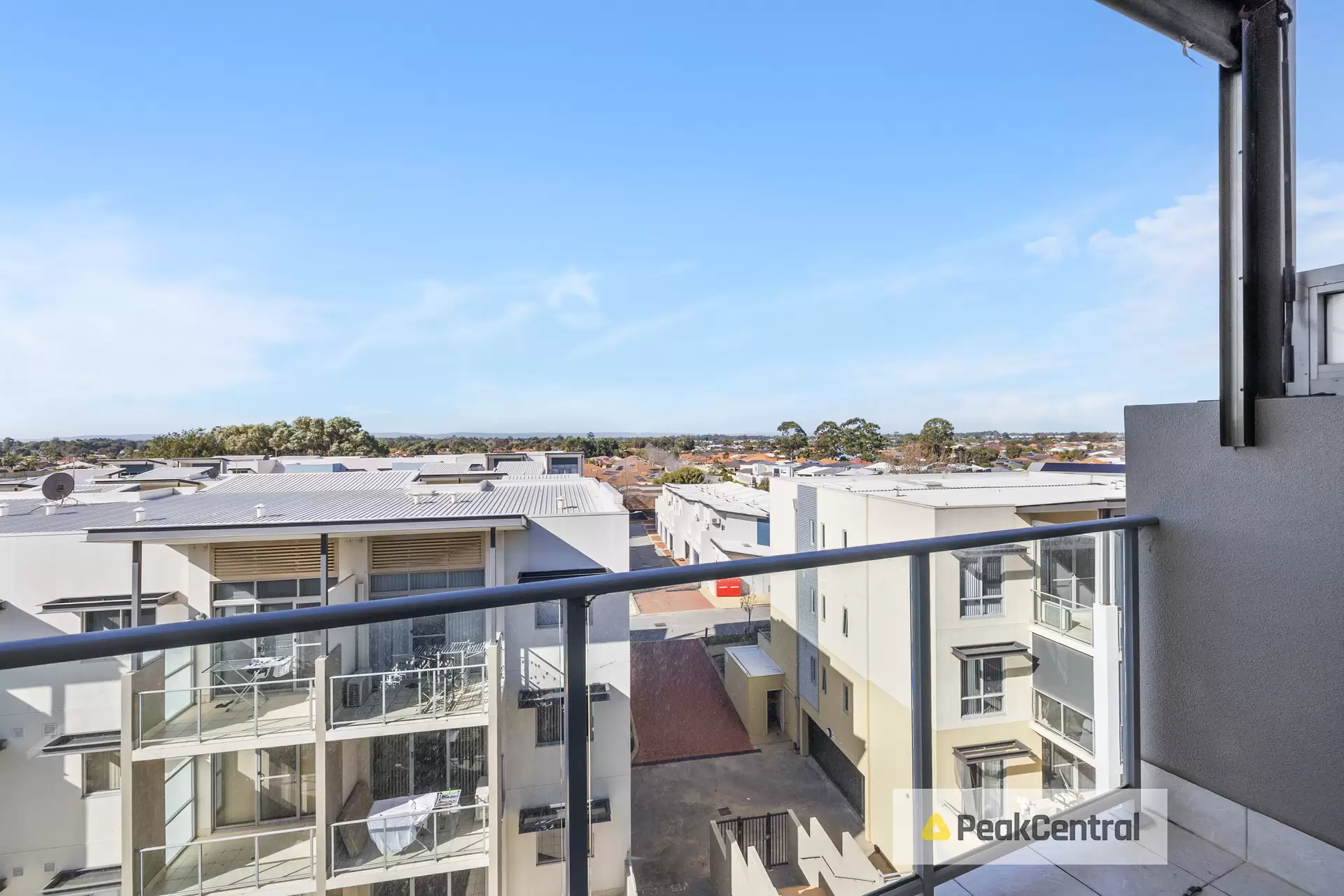 24/105 Wentworth Parade, Success Sold by Peak Central Property Group - image 1