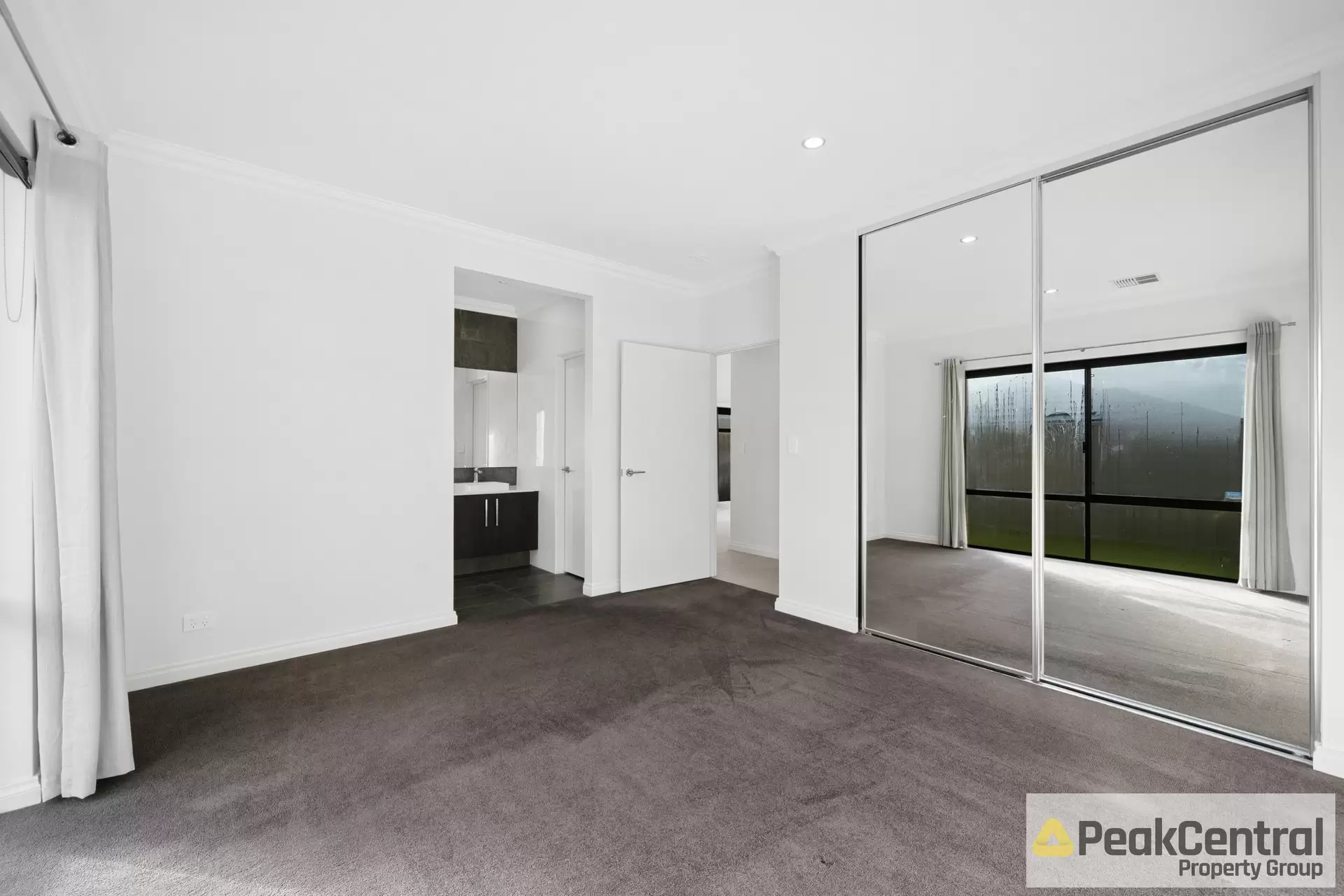 9 Baxteri Way, Hammond Park Leased by Peak Central Property Group - image 1