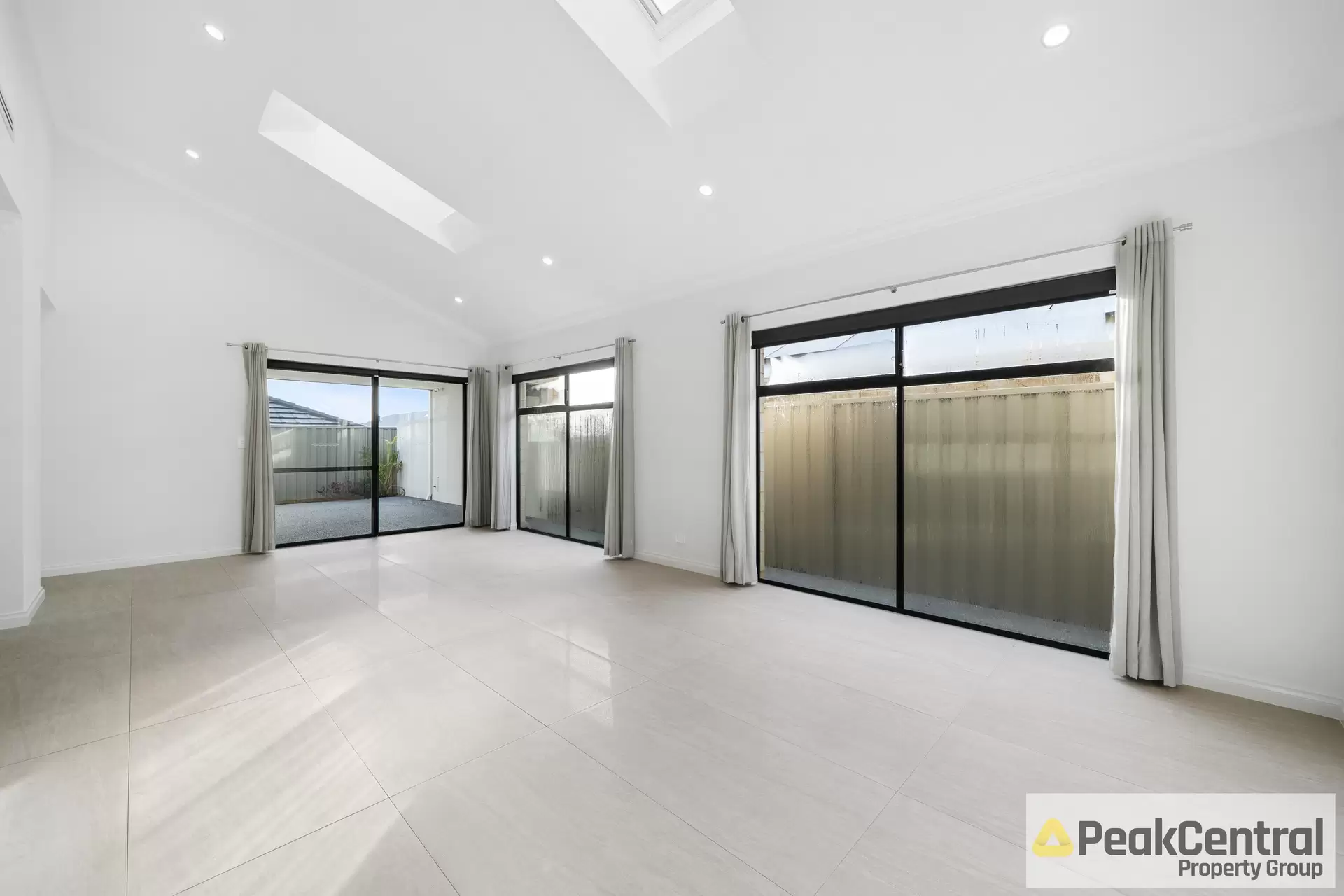 9 Baxteri Way, Hammond Park Leased by Peak Central Property Group - image 1