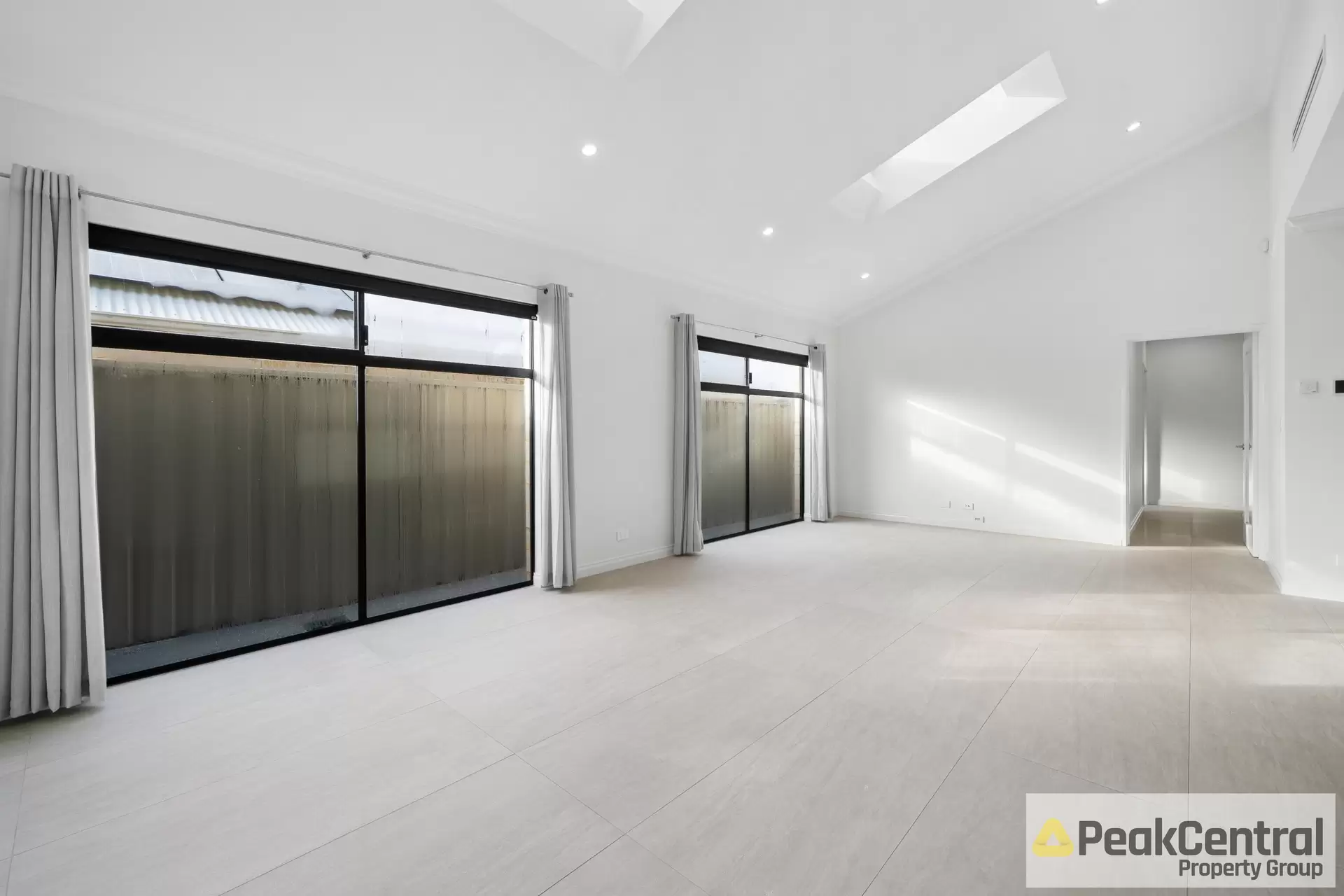 9 Baxteri Way, Hammond Park Leased by Peak Central Property Group - image 1
