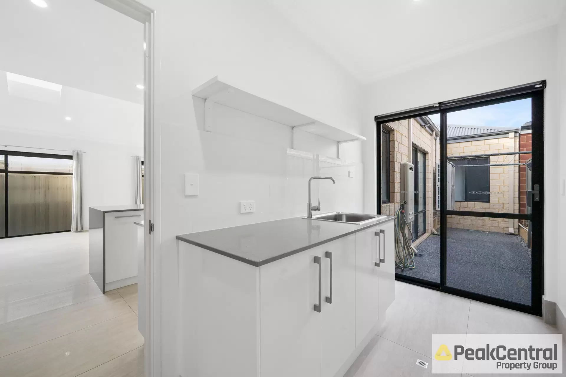 9 Baxteri Way, Hammond Park Leased by Peak Central Property Group - image 1