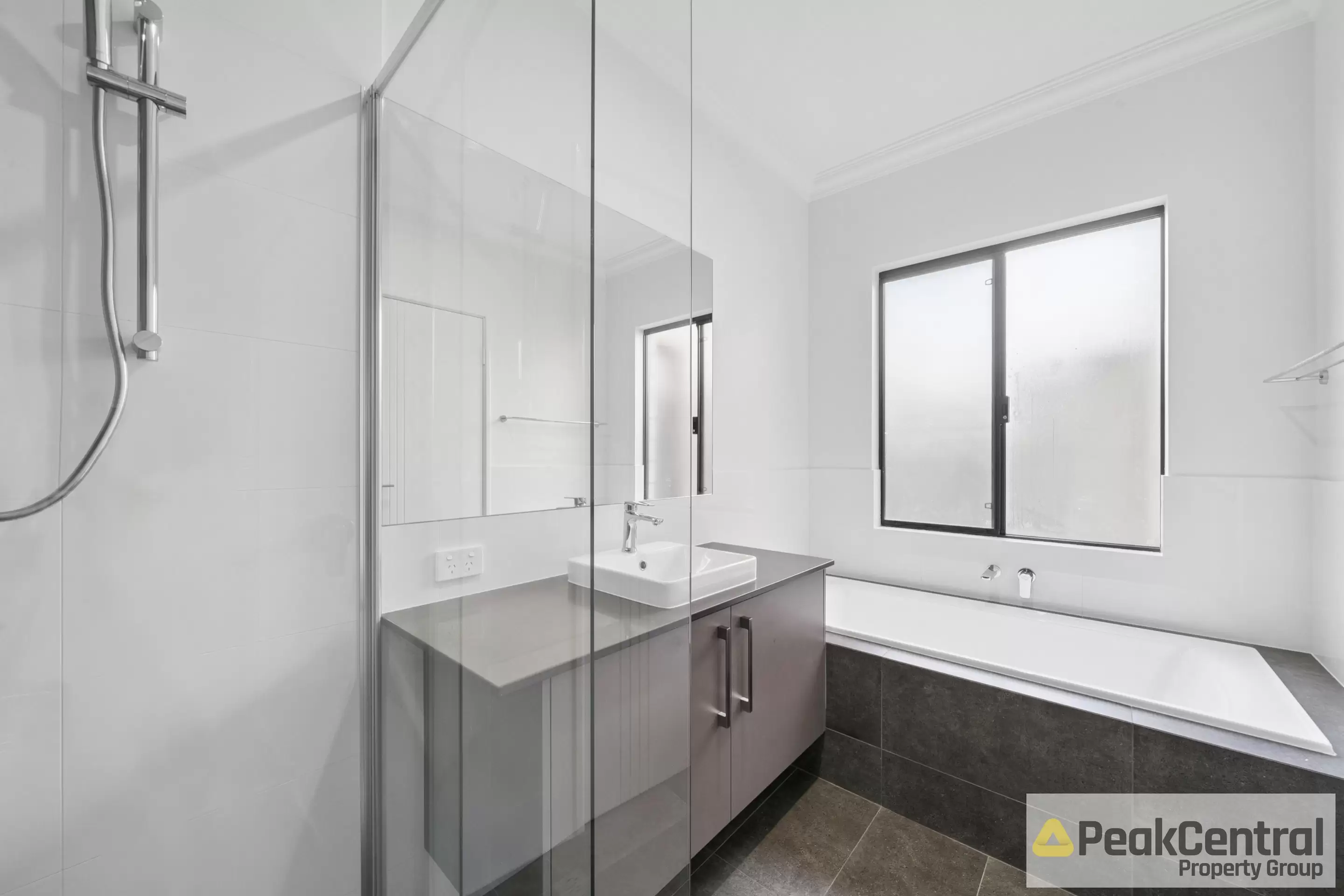 9 Baxteri Way, Hammond Park Leased by Peak Central Property Group - image 15