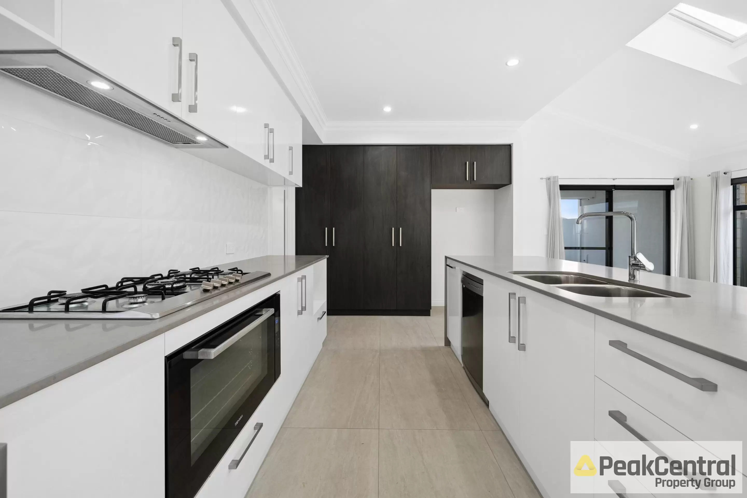 9 Baxteri Way, Hammond Park Leased by Peak Central Property Group - image 5