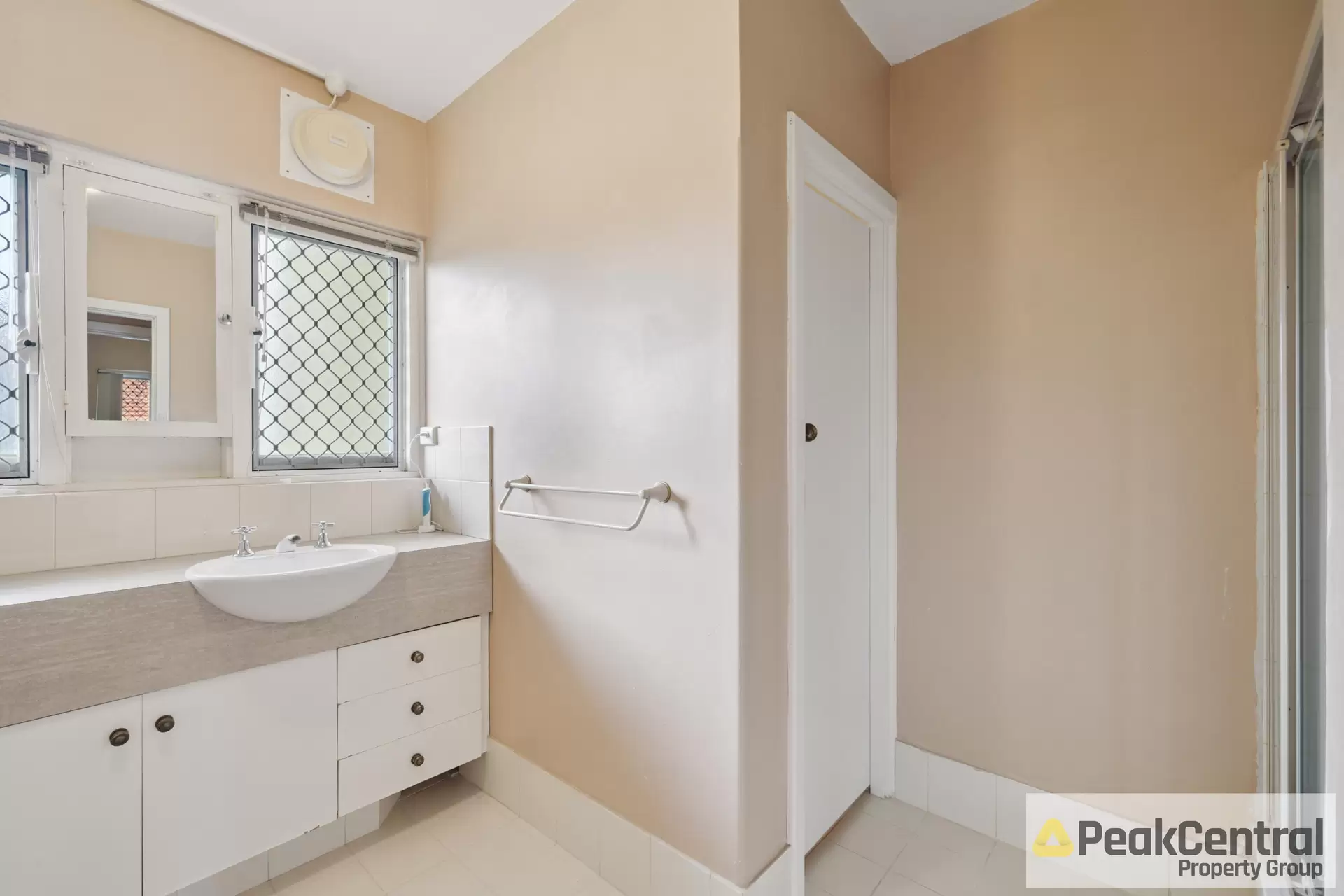 2/245 Coode Street, Como Sold by Peak Central Property Group - image 1