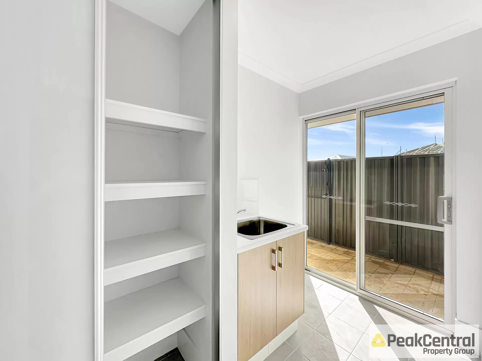 27 Siesta Way, Madora Bay Leased by Peak Central Property Group - image 1