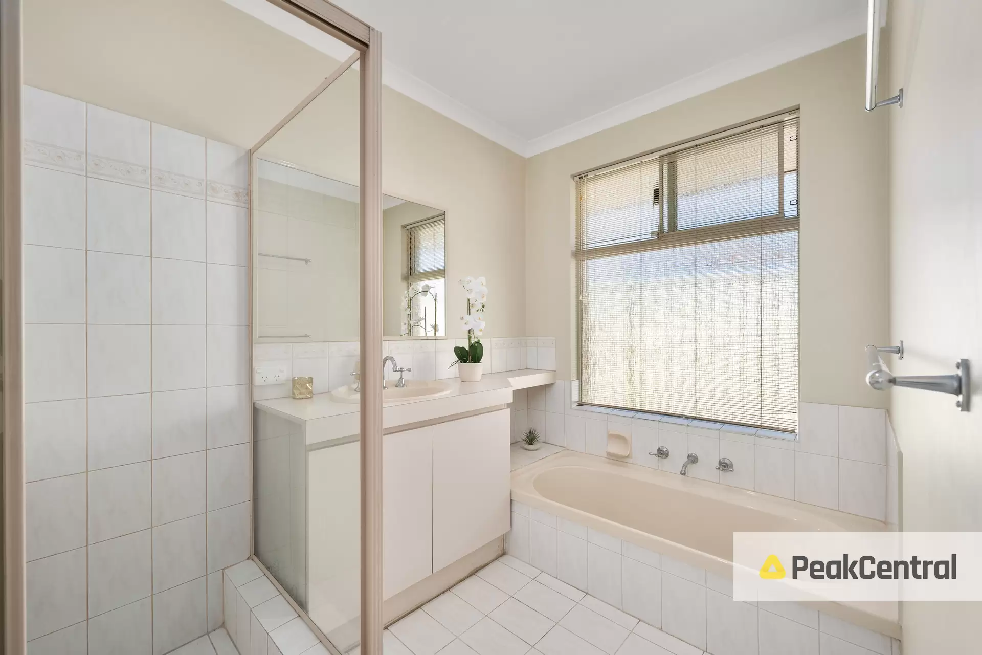 5 Mahogany Loop, Atwell Sold by Peak Central Property Group - image 16