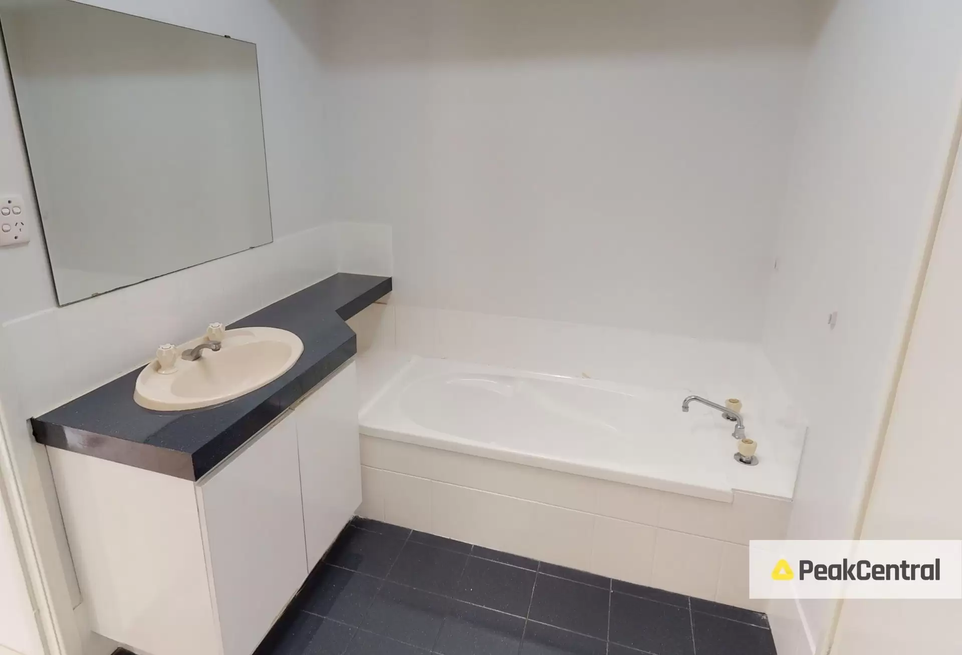 2/164 Bateman Road, Brentwood For Lease by Peak Central Property Group - image 1