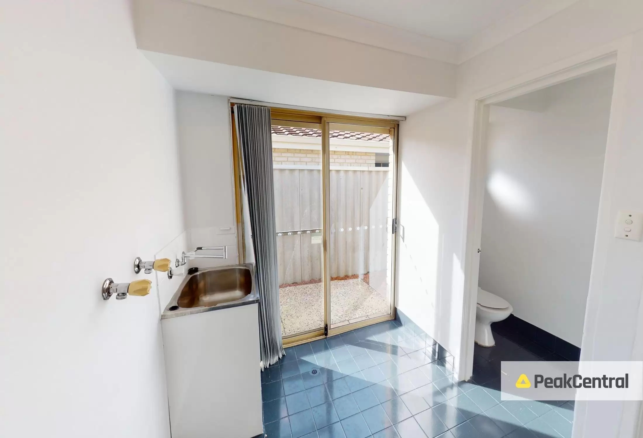 2/164 Bateman Road, Brentwood For Lease by Peak Central Property Group - image 8