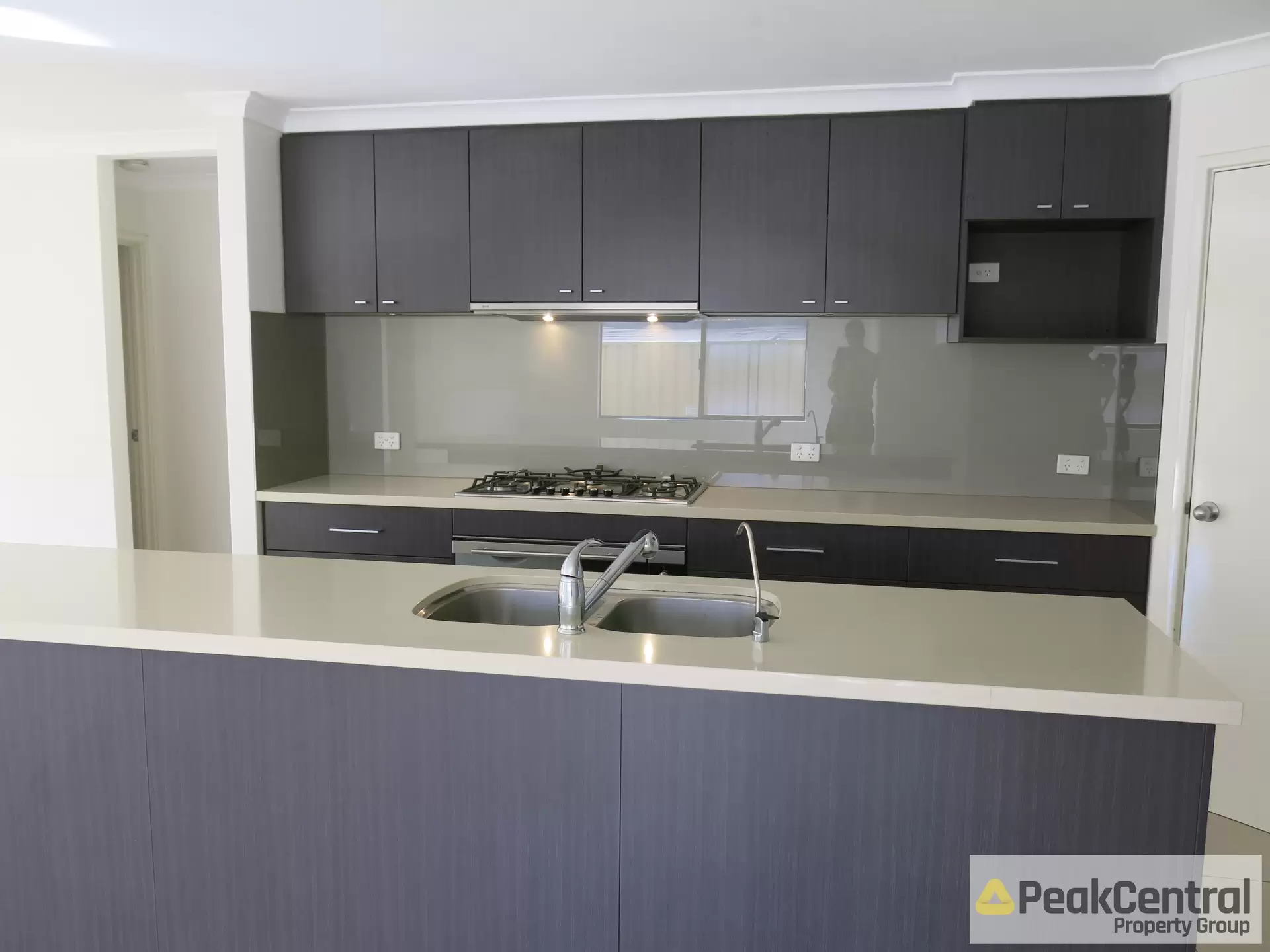 38 Plumwood Avenue, Hammond Park Leased by Peak Central Property Group - image 1