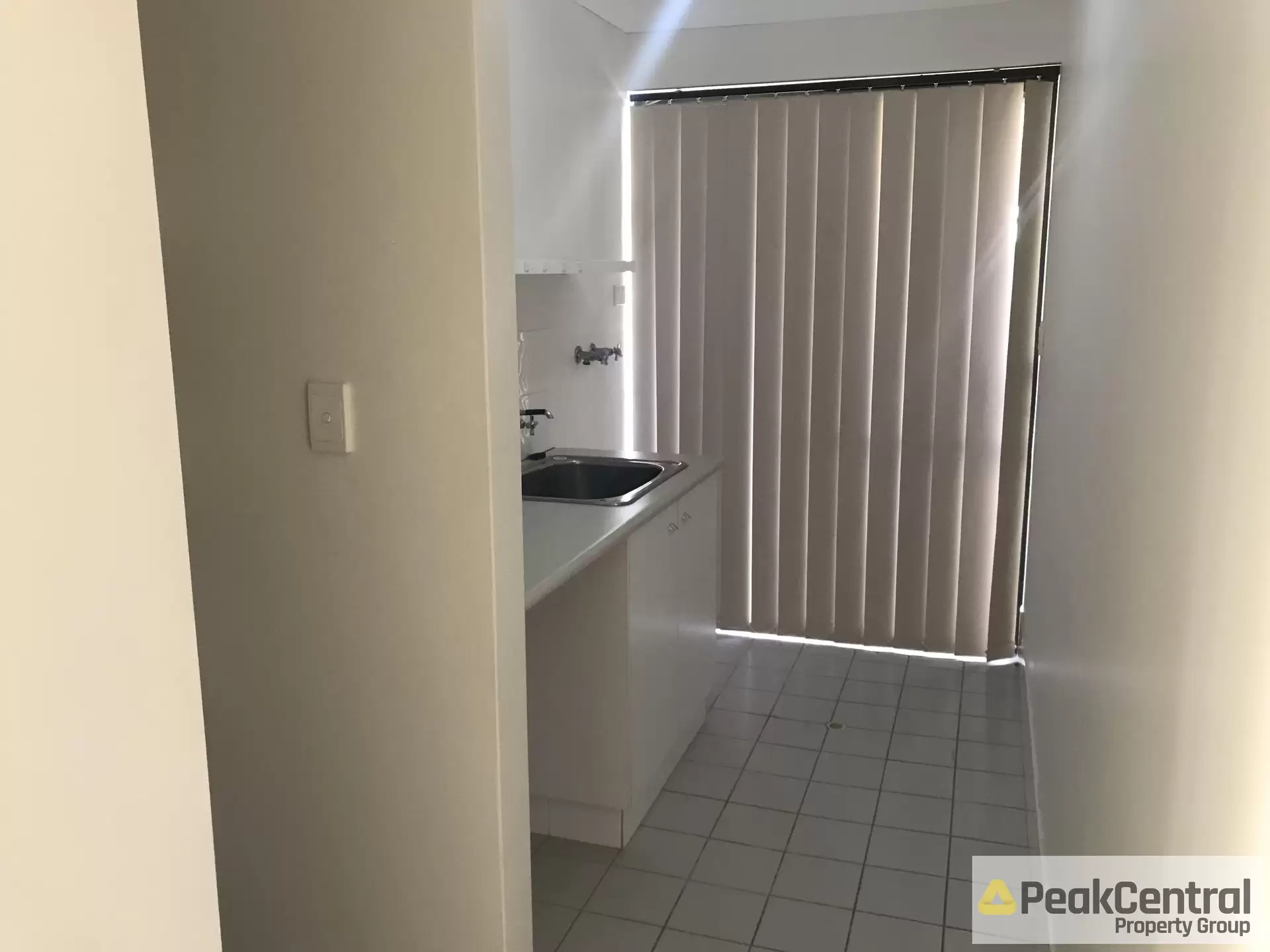 38 Plumwood Avenue, Hammond Park Leased by Peak Central Property Group - image 1