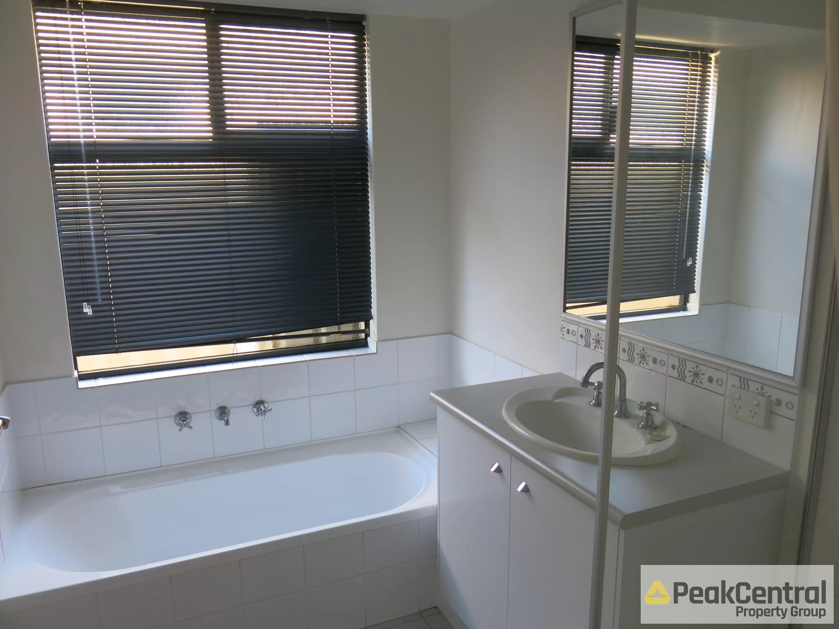 38 Plumwood Avenue, Hammond Park Leased by Peak Central Property Group - image 13