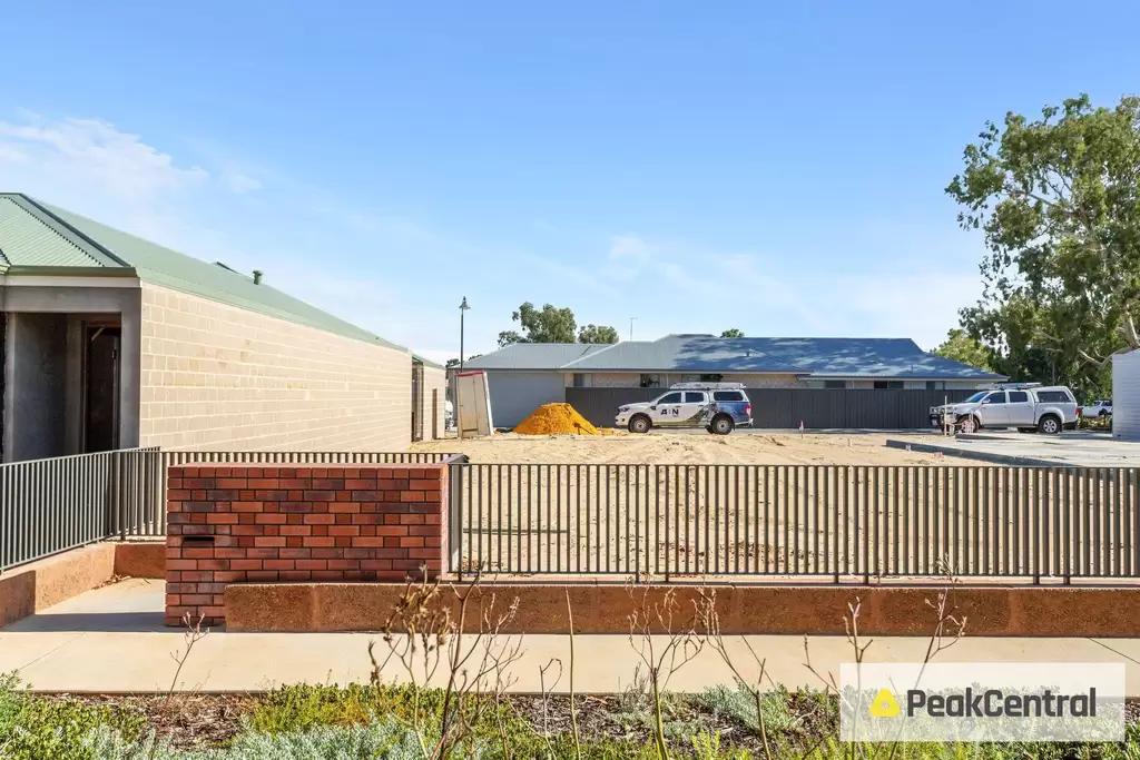 12 York Lane, Viveash Sold by Peak Central Property Group