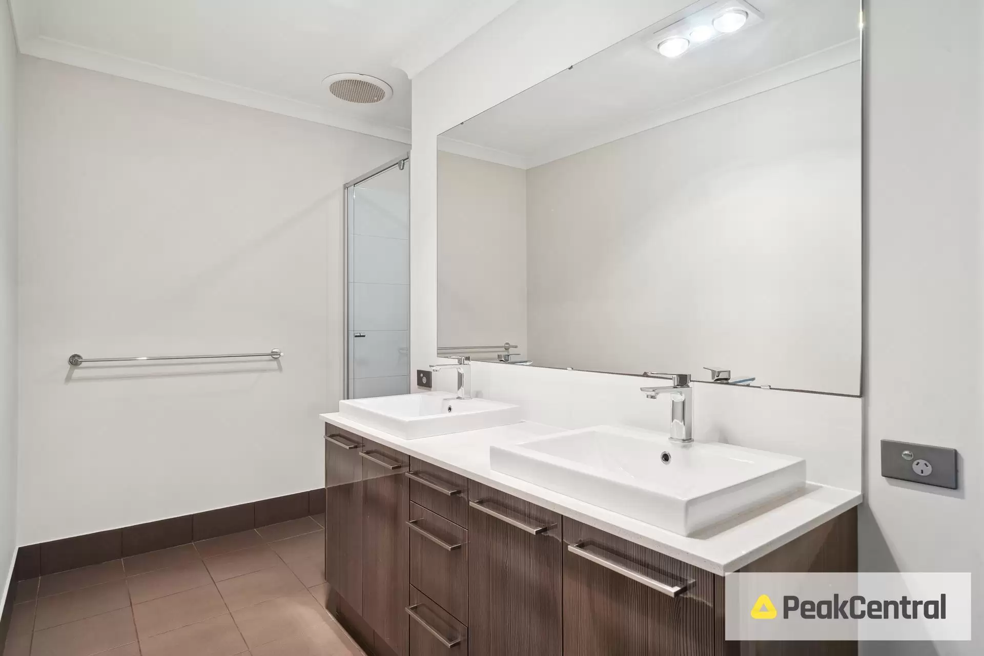 29 Honeywood Avenue, Wandi Leased by Peak Central Property Group - image 3