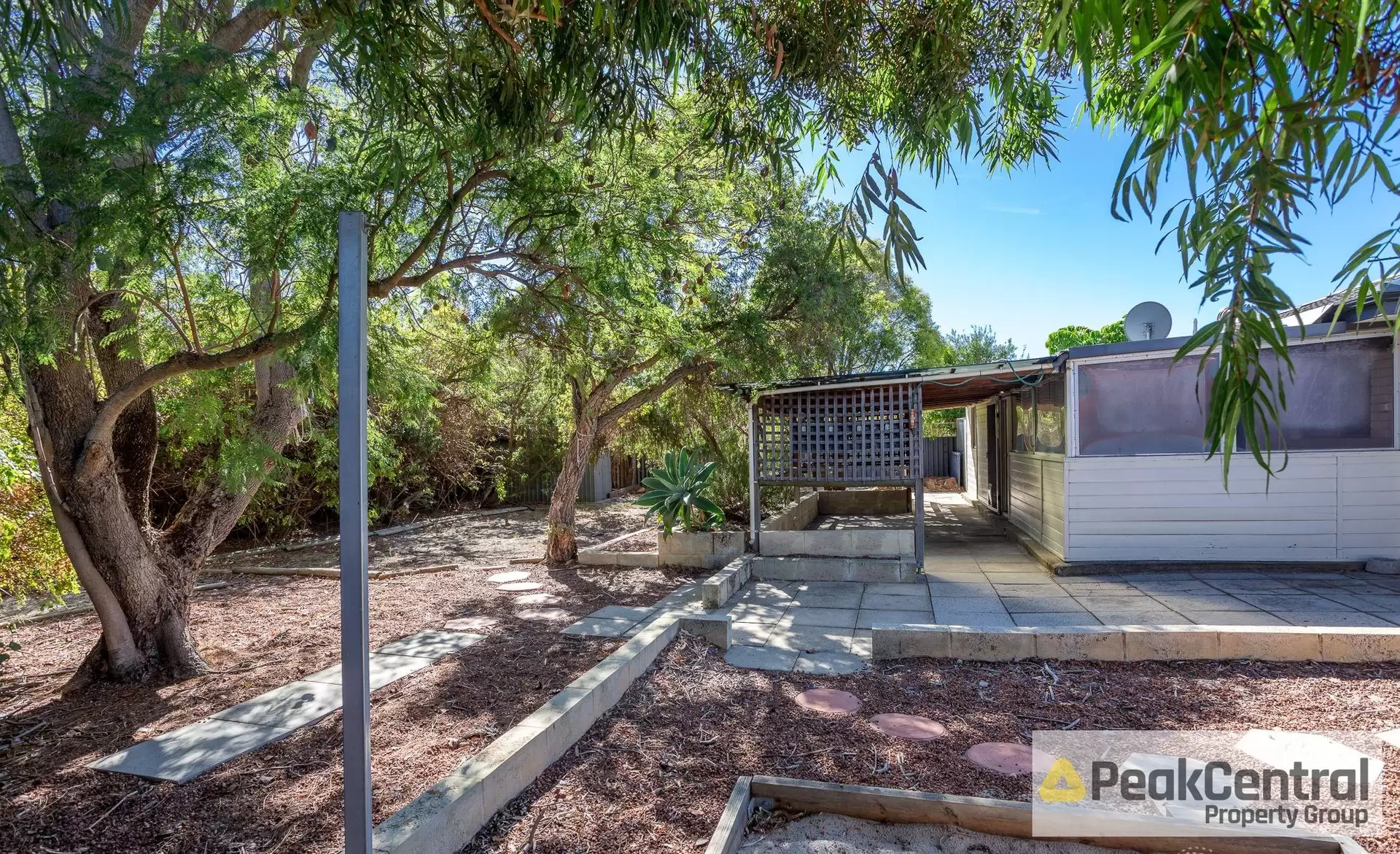 2 Redtingle Road, Camillo Leased by Peak Central Property Group - image 1