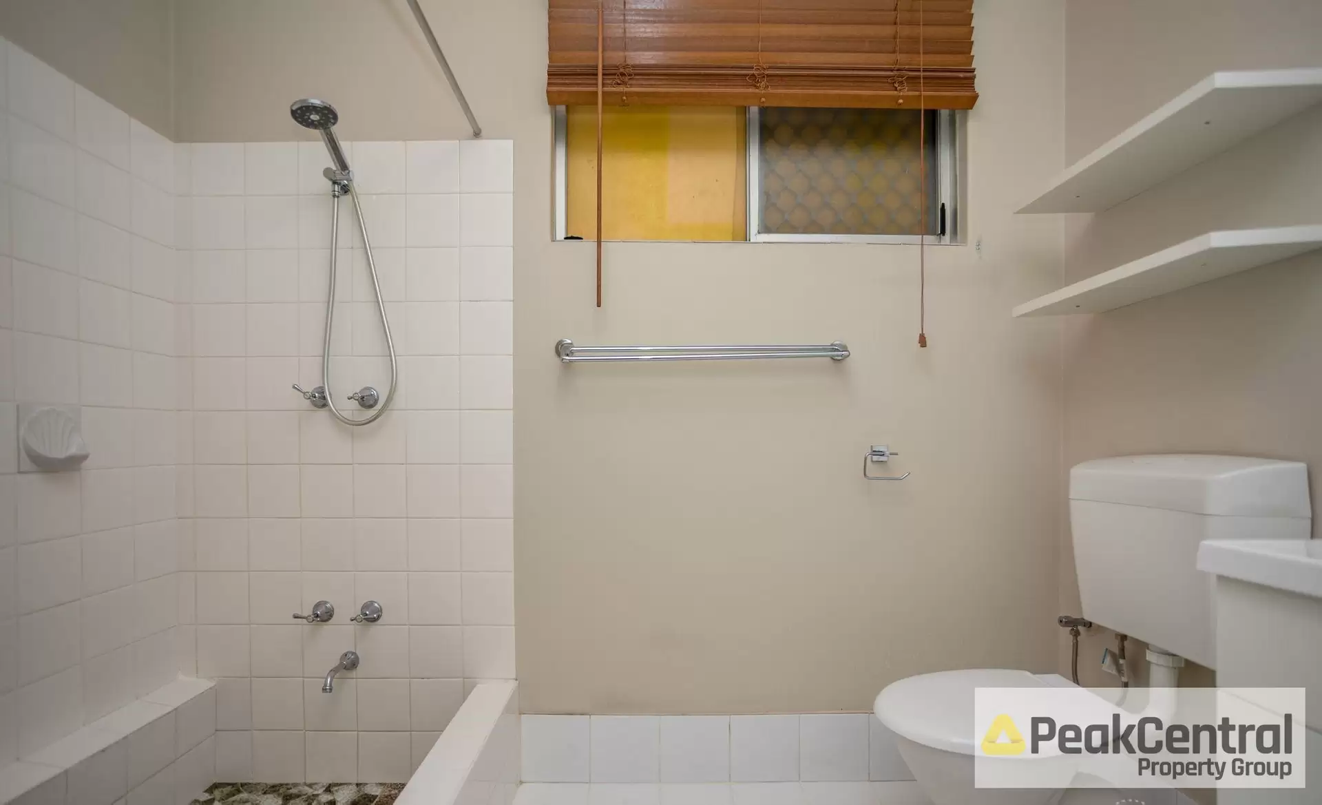 2 Redtingle Road, Camillo Leased by Peak Central Property Group - image 1