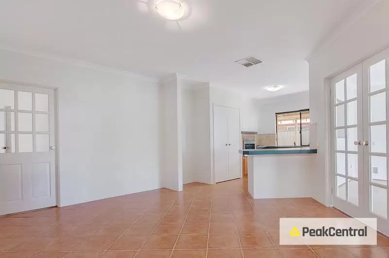 18 Pesaro Green, Secret Harbour Leased by Peak Central Property Group - image 3