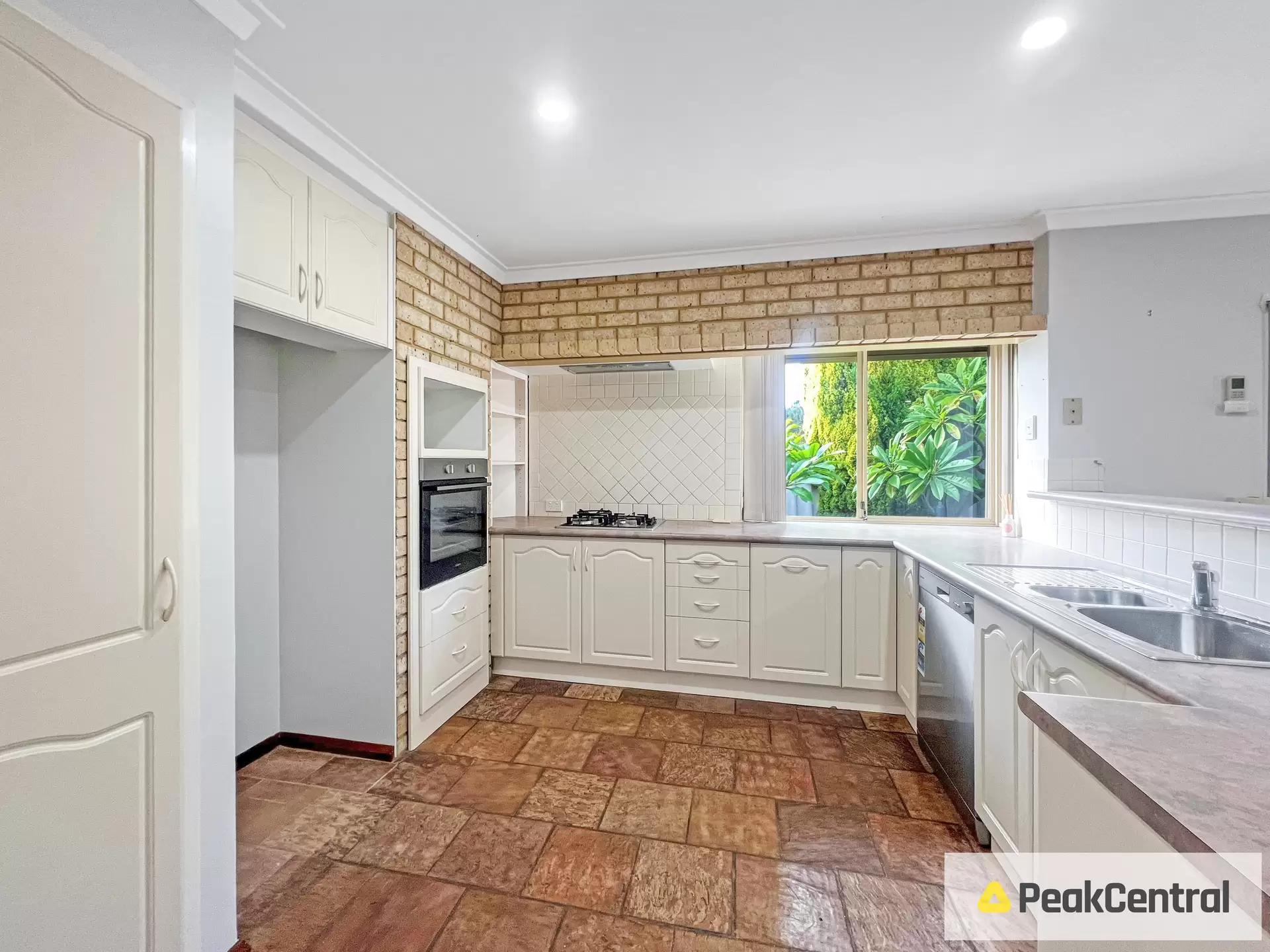 10A Fowler Row, Leeming Sold by Peak Central Property Group - image 1