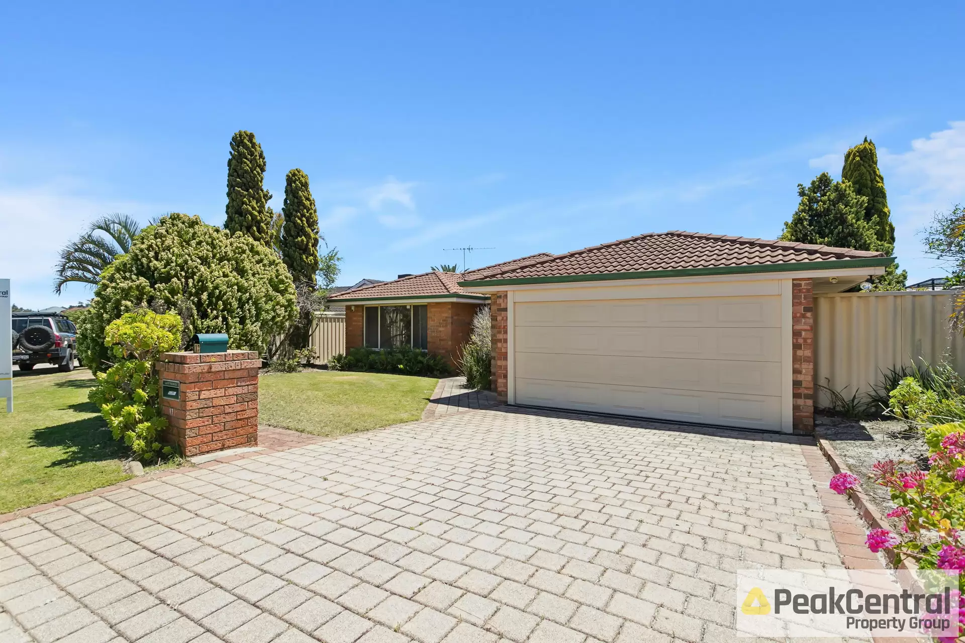 17 Derwent Crescent, Success For Sale by Peak Central Property Group - image 1