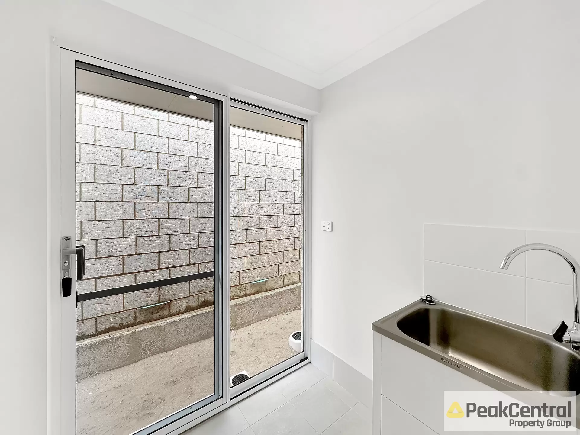 24 Orchardleigh Boulevard, Lakelands Leased by Peak Central Property Group - image 1