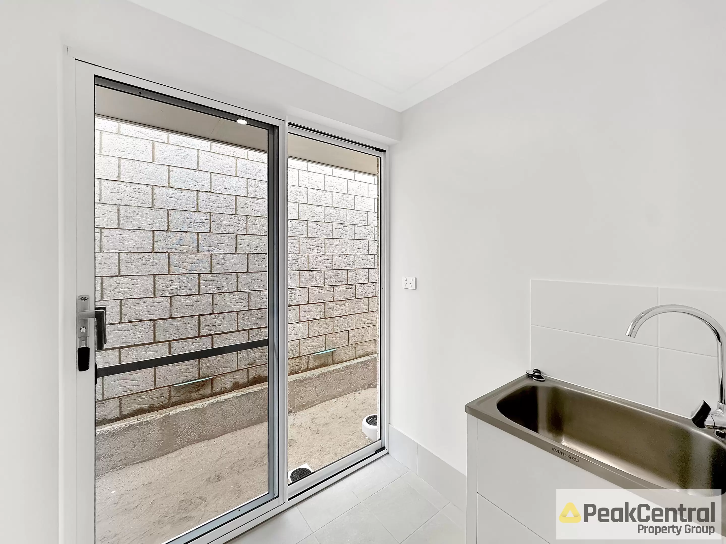 24 Orchardleigh Boulevard, Lakelands Leased by Peak Central Property Group - image 15