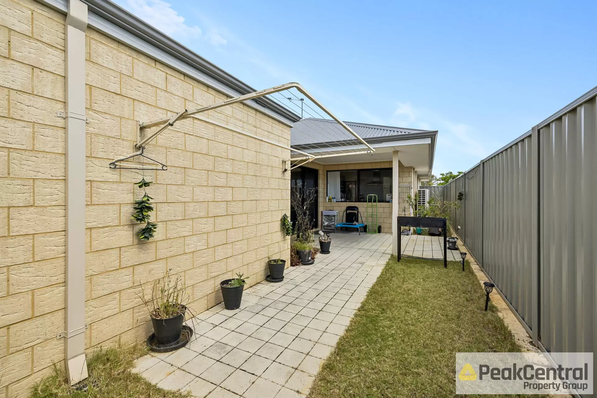 1 Paradoxa Road, Hammond Park For Sale by Peak Central Property Group - image 1