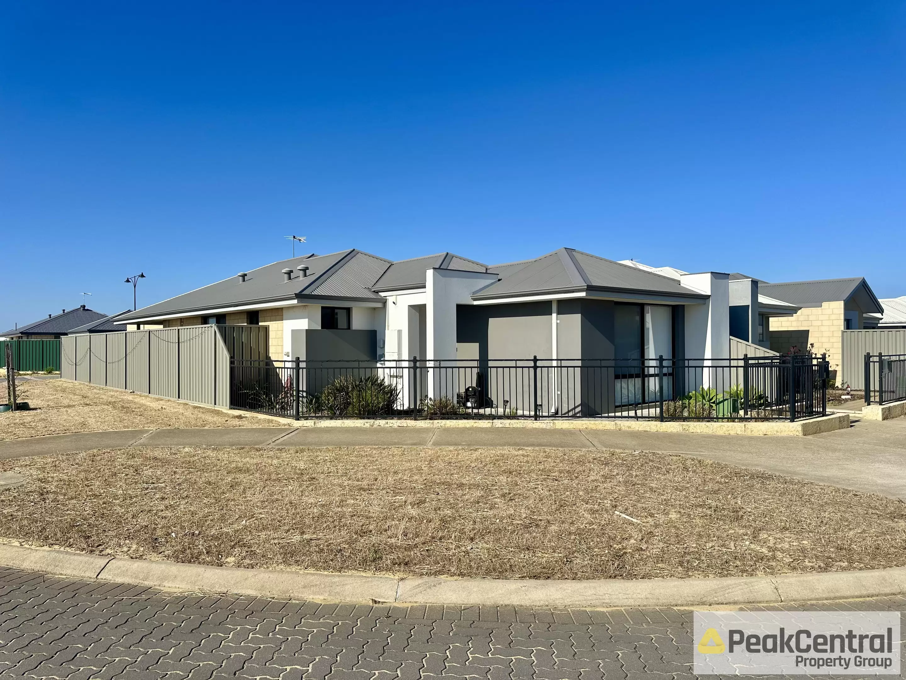 1 Paradoxa Road, Hammond Park For Sale by Peak Central Property Group - image 20