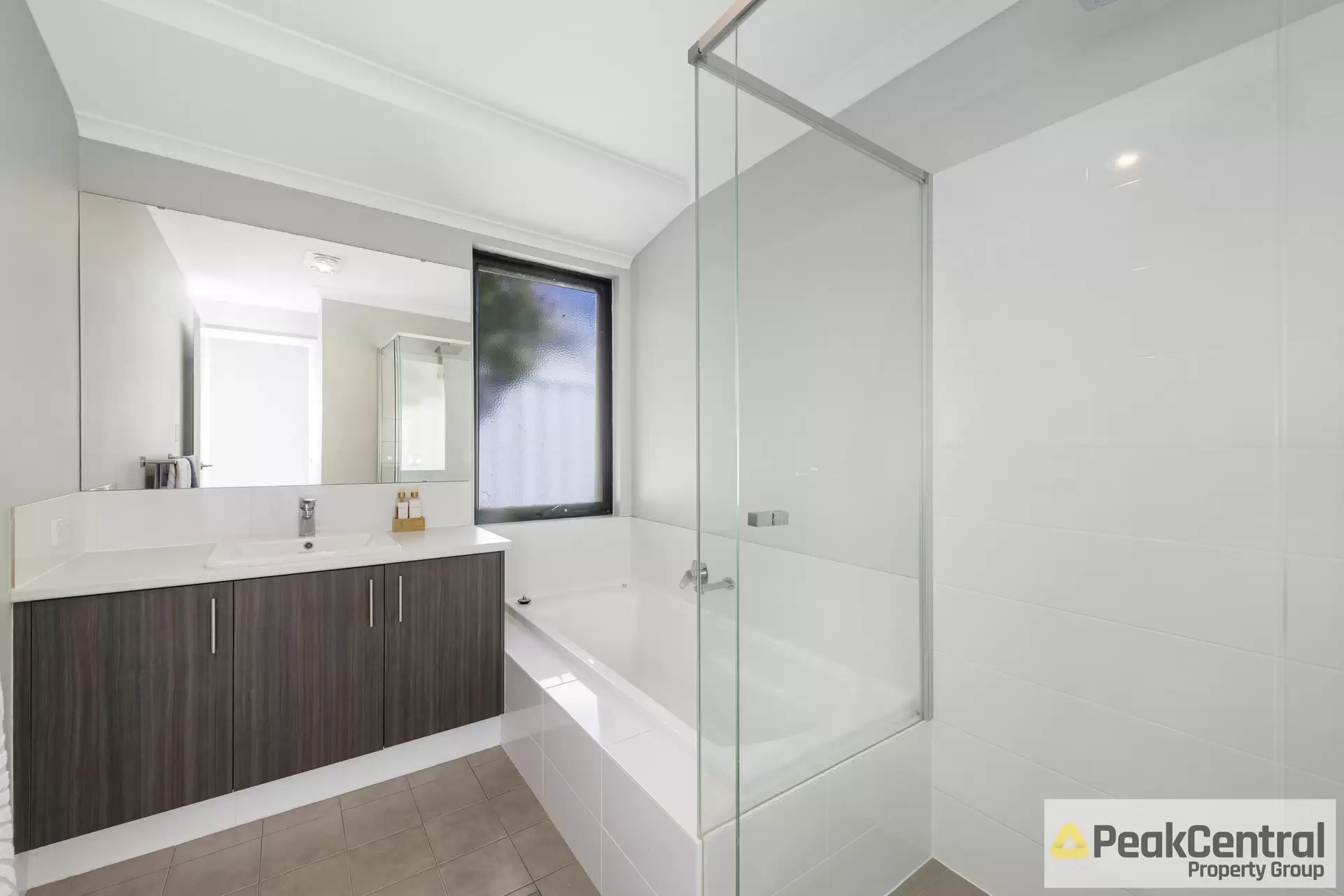 39 Allatoona Avenue, Golden Bay Leased by Peak Central Property Group - image 1