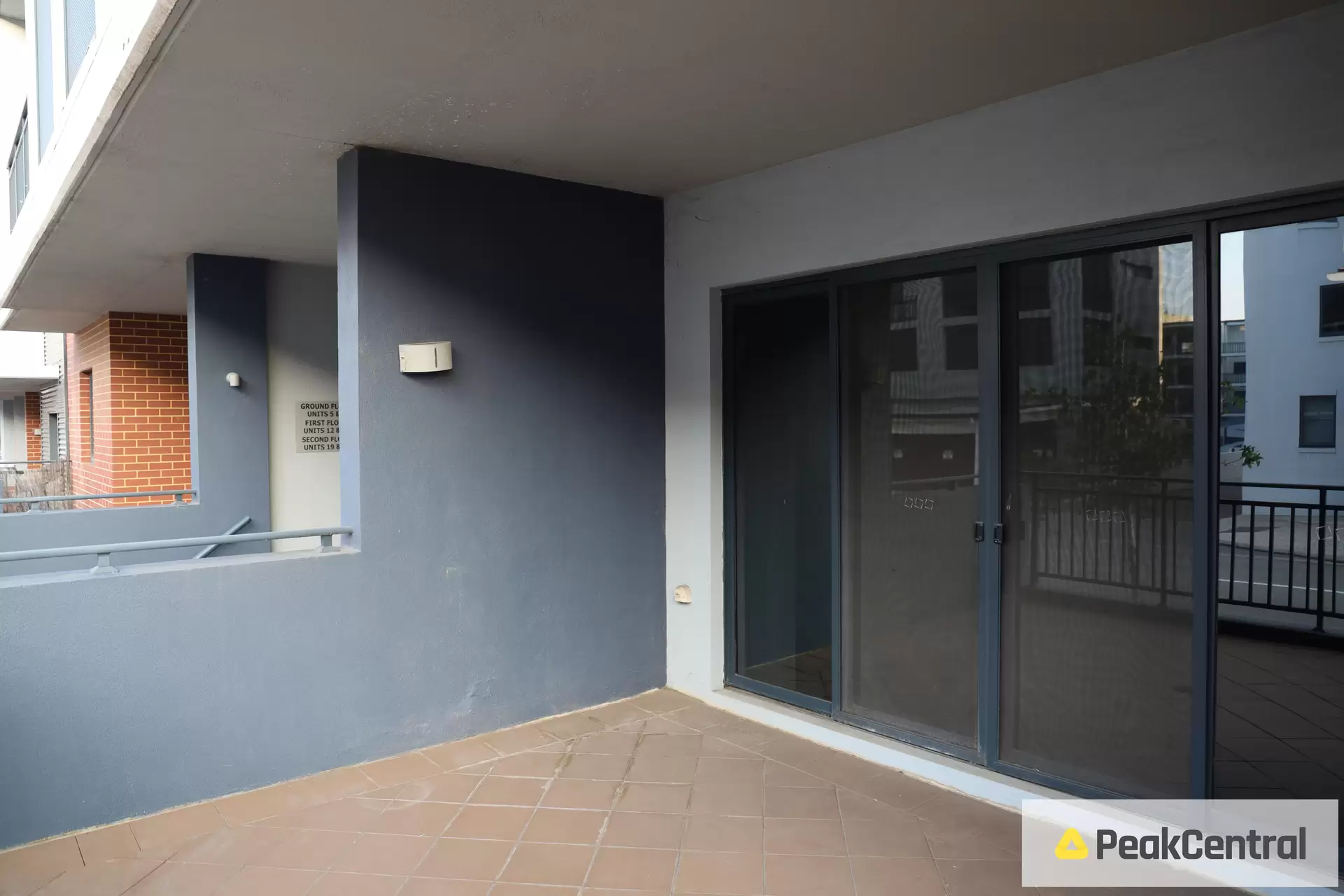 6/2 Stockton Bend, Cockburn Central Sold by Peak Central Property Group - image 1