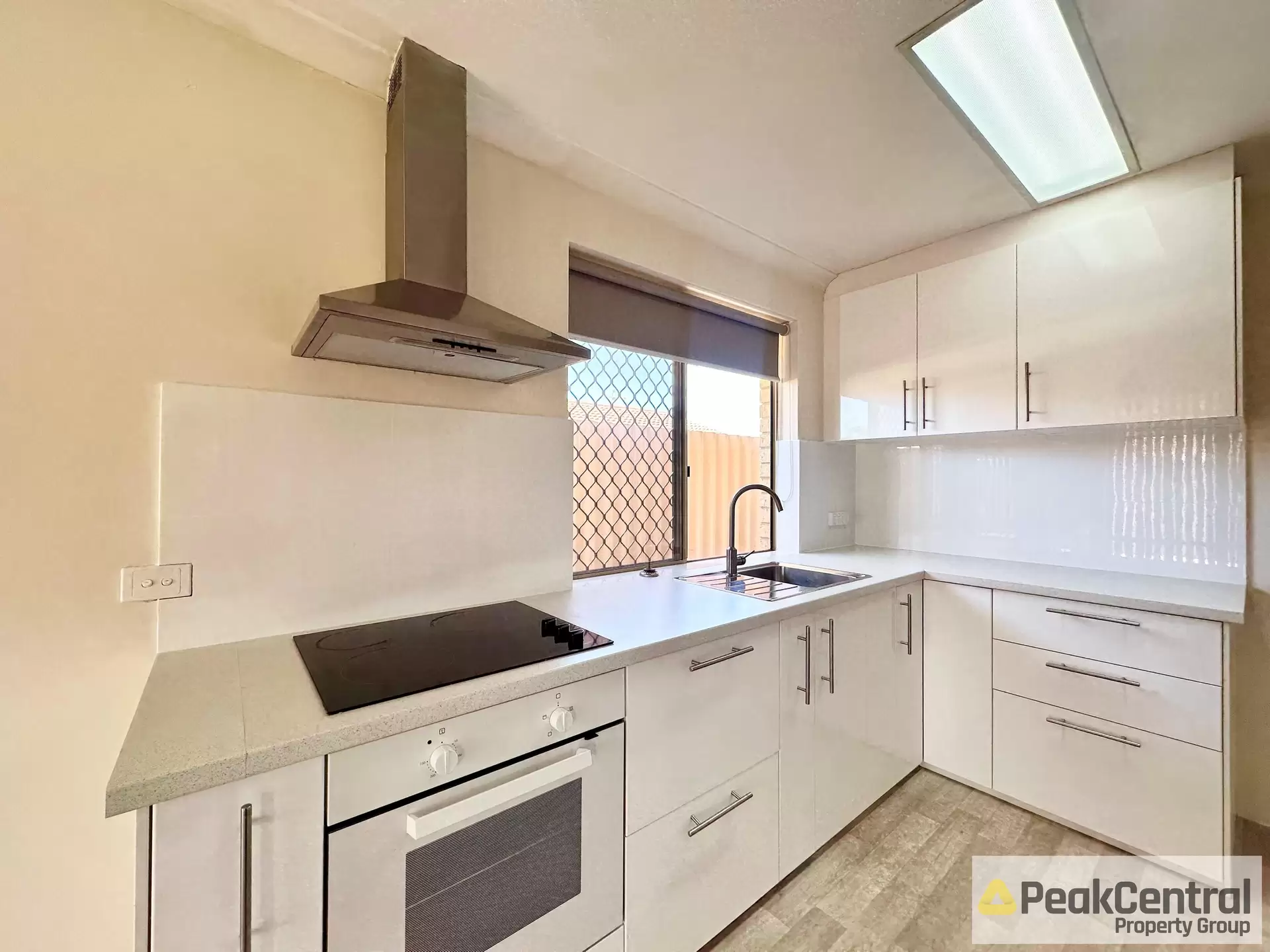 10/5 Merope Close, Rockingham Leased by Peak Central Property Group - image 1