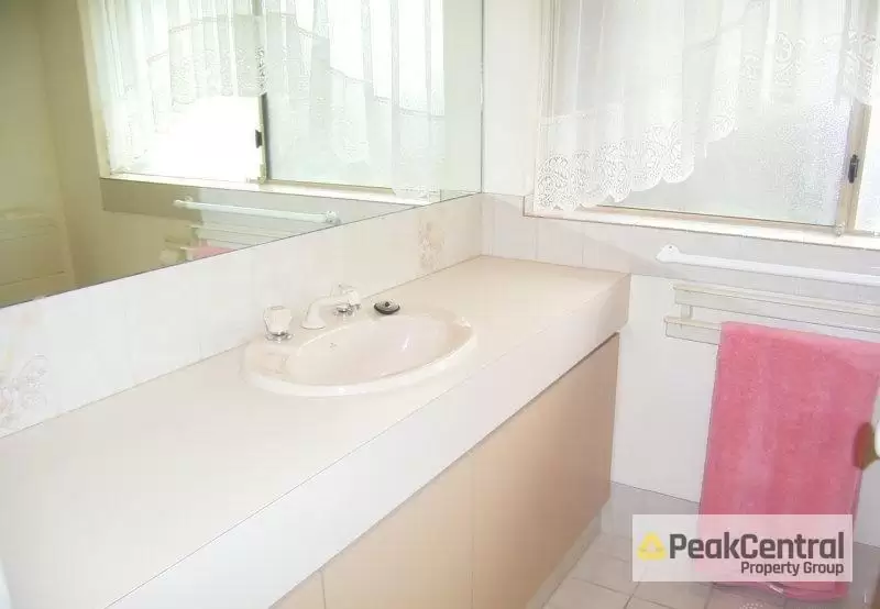 7B Narcissus Avenue, Parkwood Leased by Peak Central Property Group - image 6