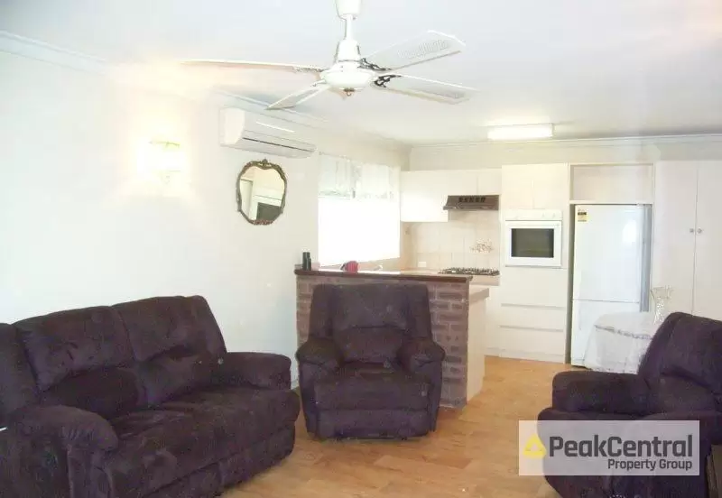 7B Narcissus Avenue, Parkwood Leased by Peak Central Property Group - image 2