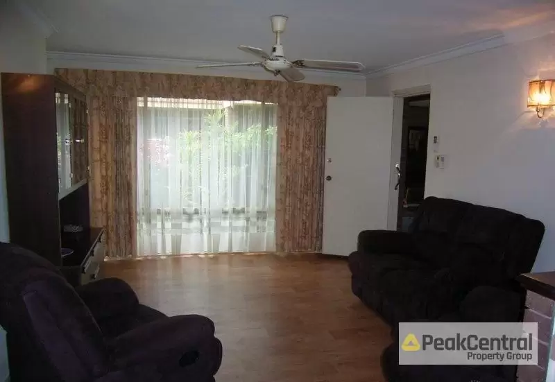 7B Narcissus Avenue, Parkwood Leased by Peak Central Property Group - image 4