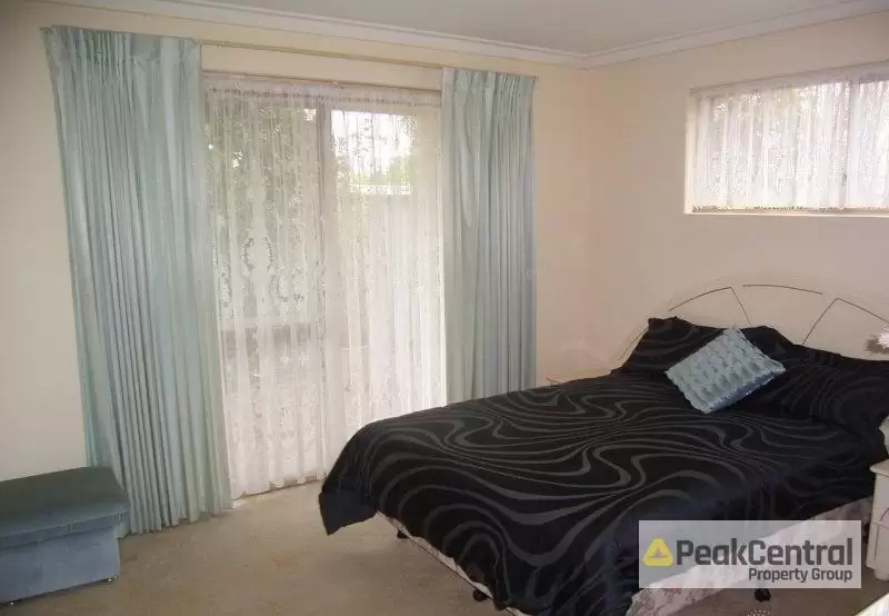7B Narcissus Avenue, Parkwood Leased by Peak Central Property Group - image 5