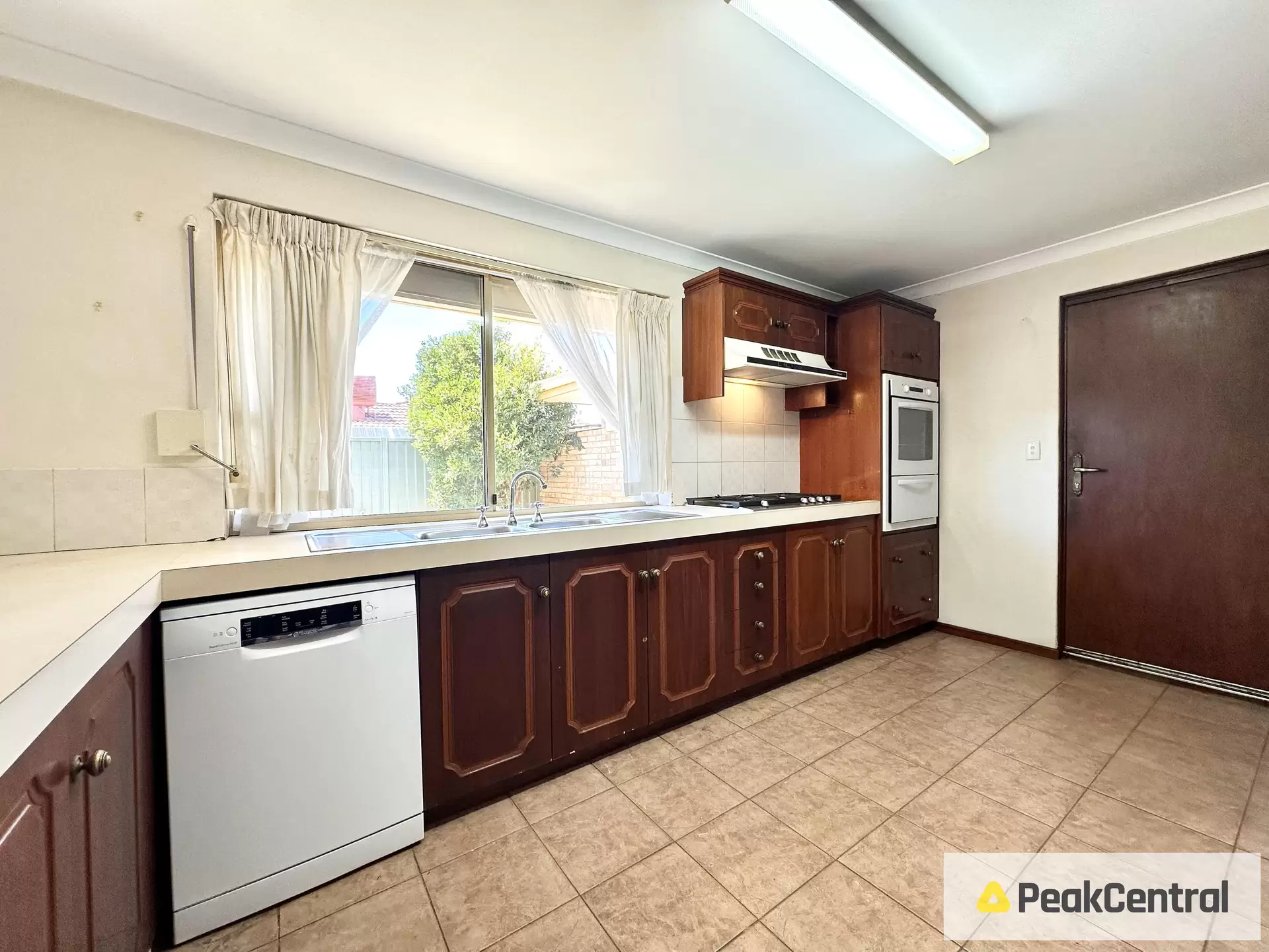 8 Kearsley Rise, Murdoch For Lease by Peak Central Property Group - image 1